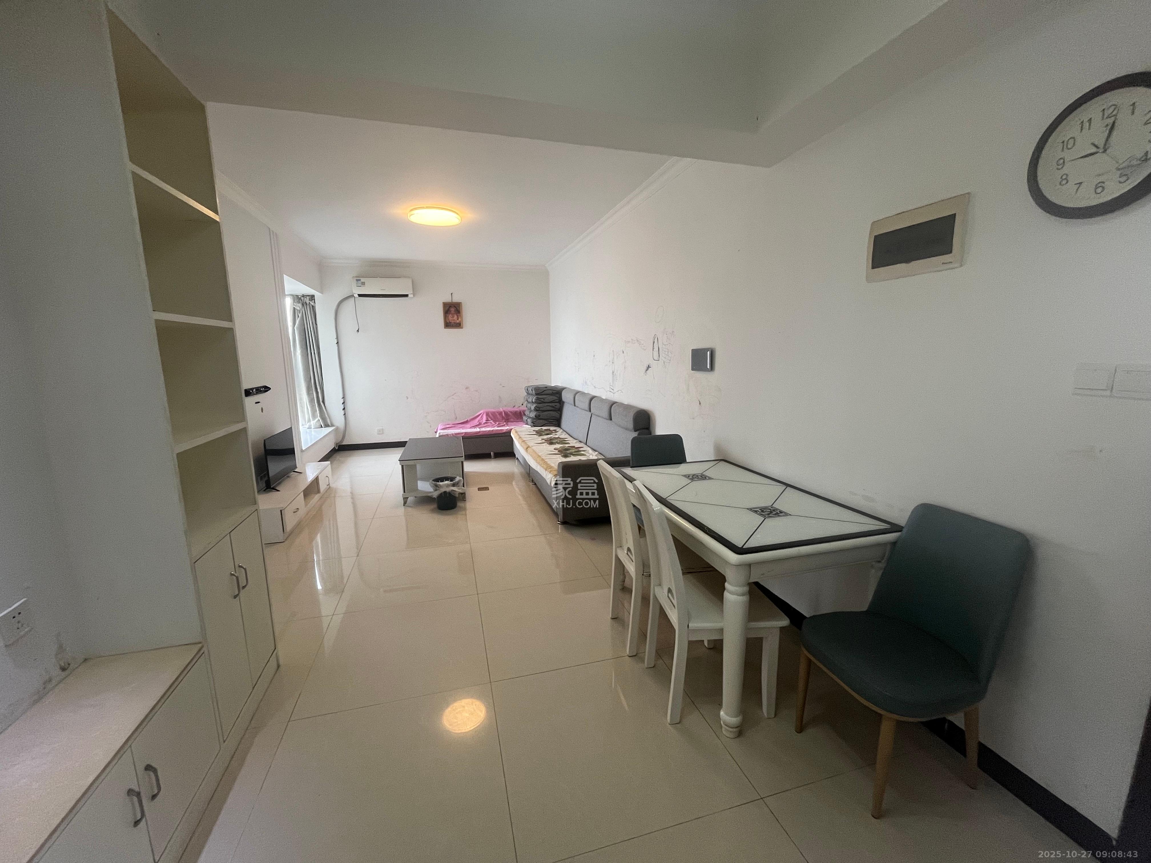 泊爱蓝湾  2室2厅1卫    2500.0元/月