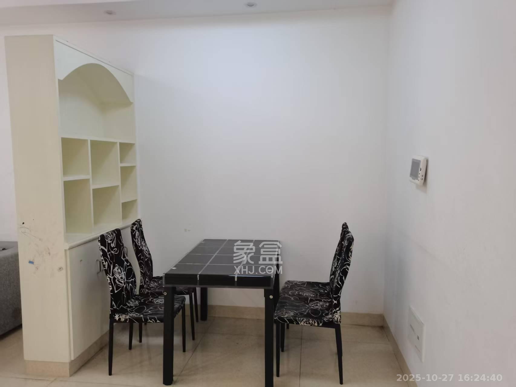 宏聚地中海  2室2厅1卫    1600.0元/月 宏聚地中海  2室2厅1卫    1600.0元/月室内图