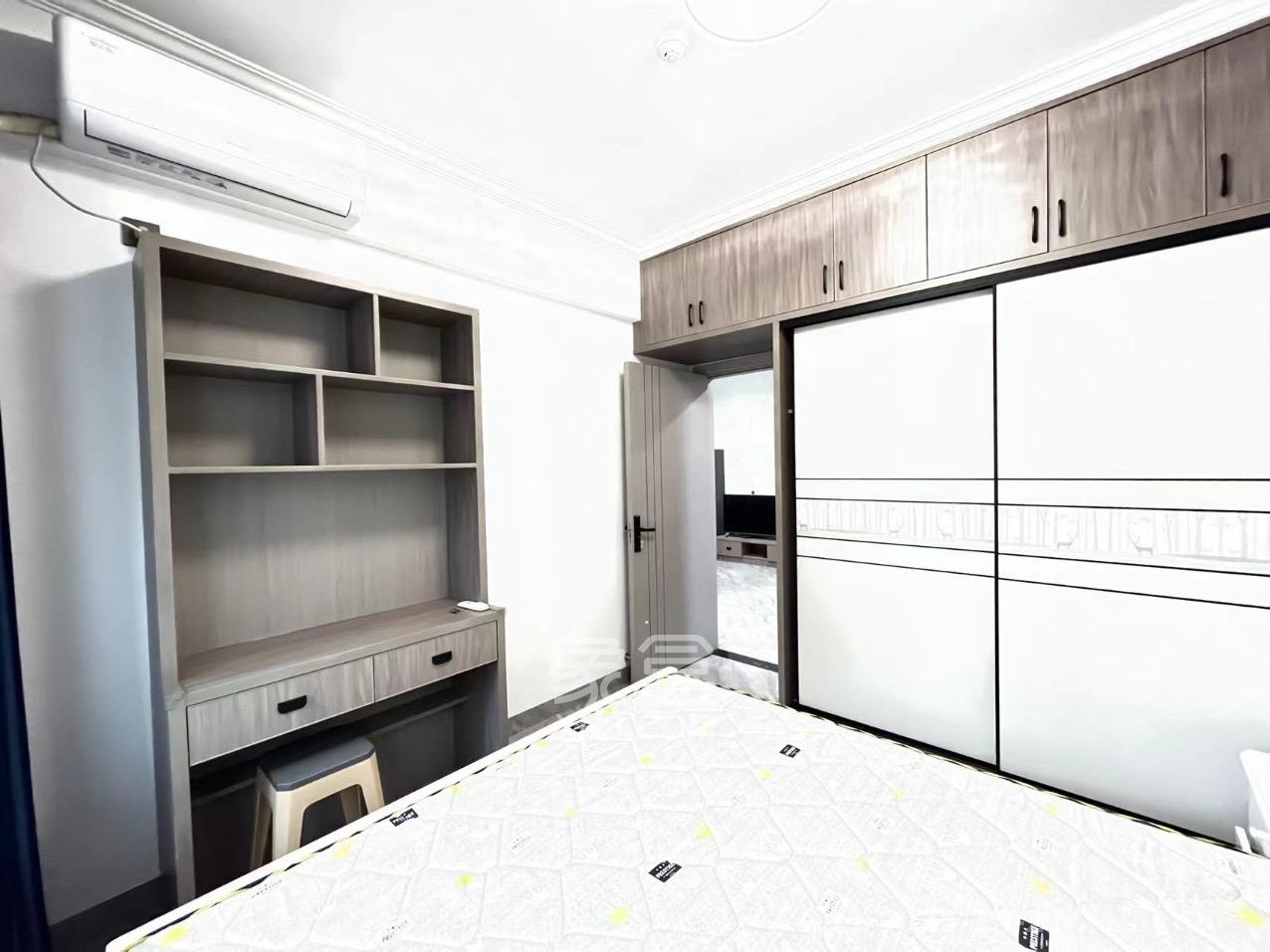 长房明宸府  2室1厅1卫    1800.0元/月室内图