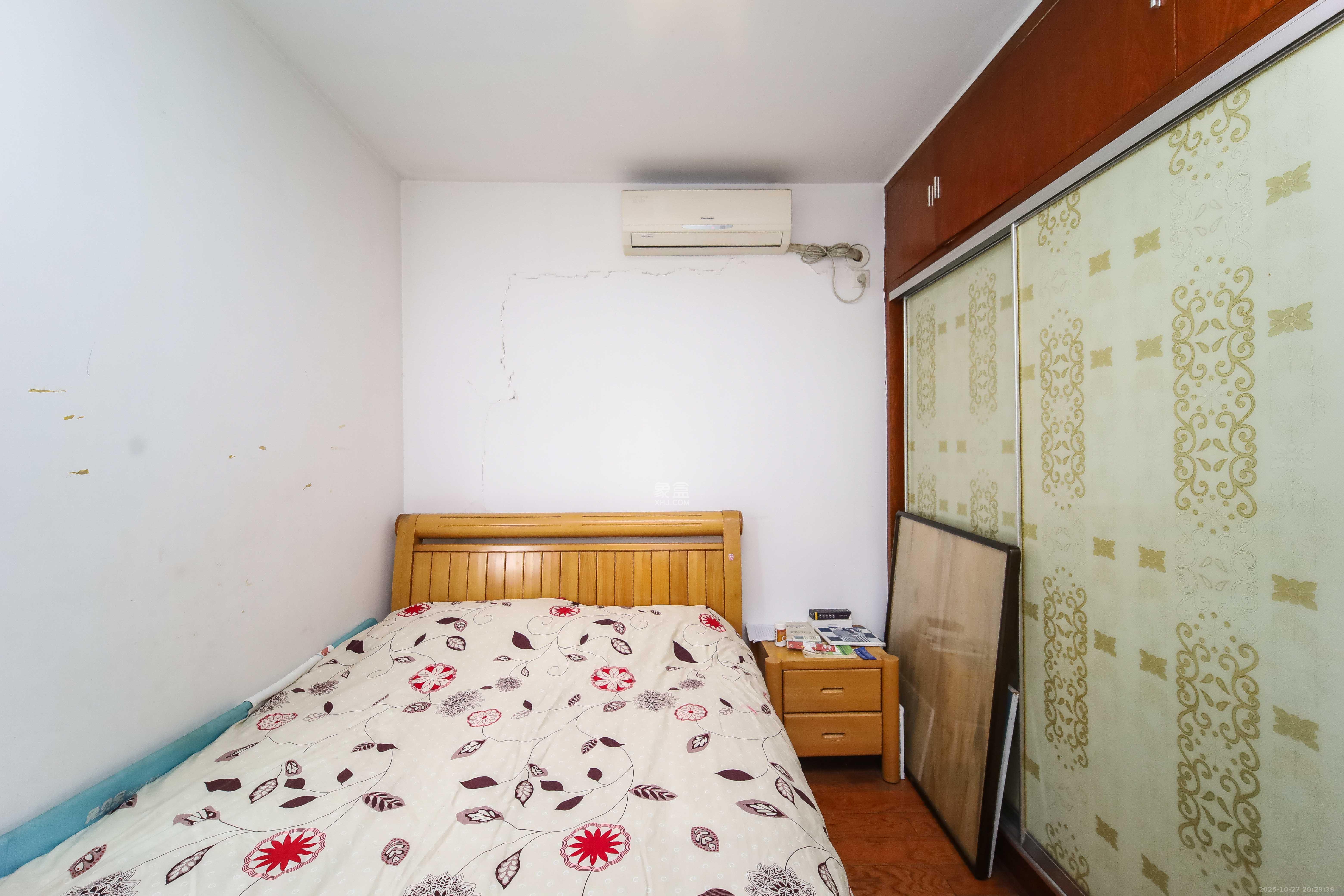 运通尊苑  3室2厅1卫    79.0万 运通尊苑  3室2厅1卫    79.0万卧室