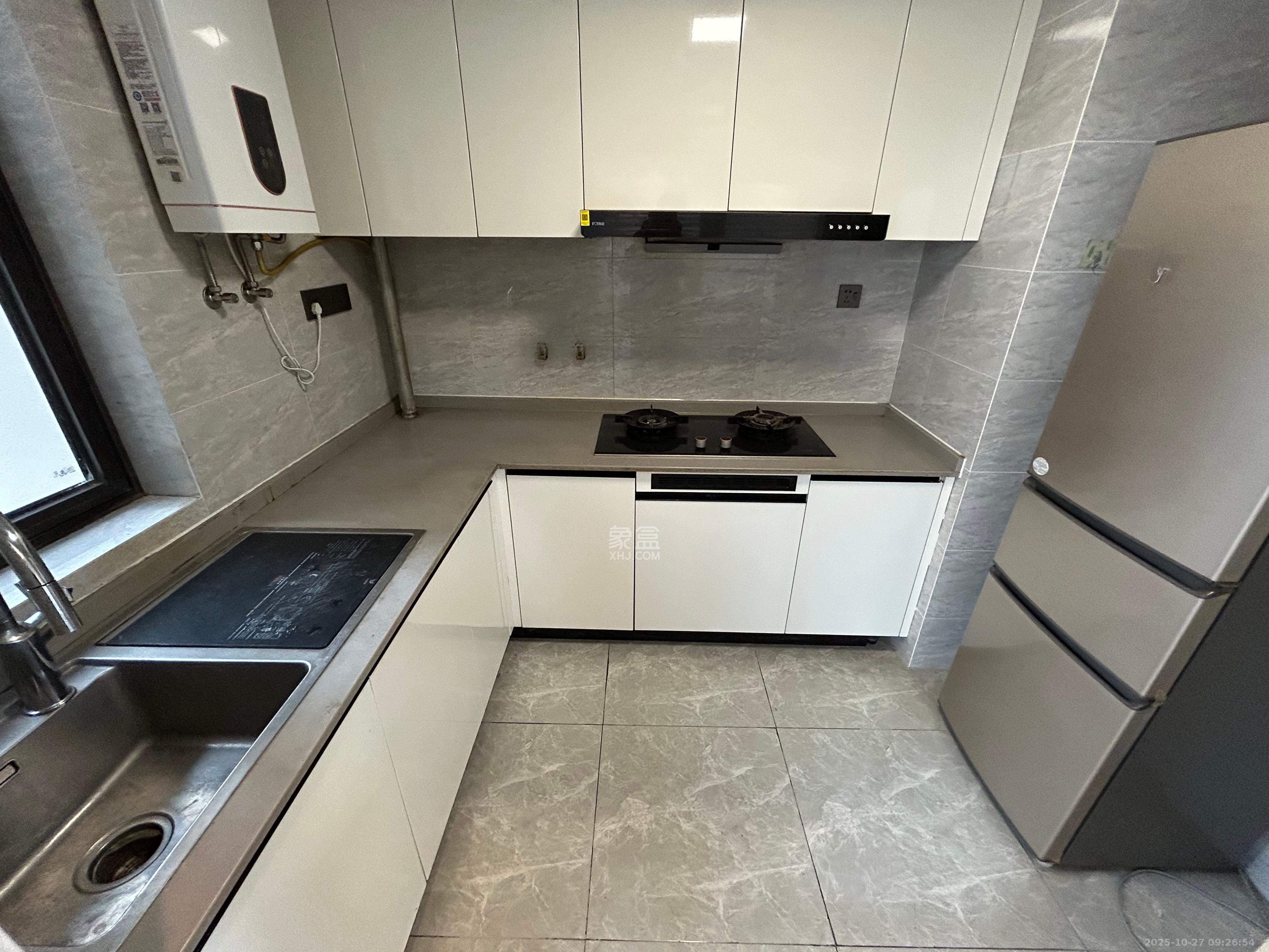 万科金色梦想C区  4室2厅2卫    3500.0元/月 万科金色梦想C区  4室2厅2卫    3500.0元/月室内图