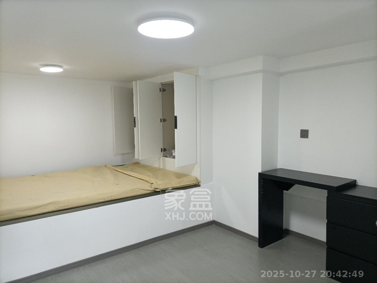 卓越中寰  2室1厅1卫    2500.0元/月室内图