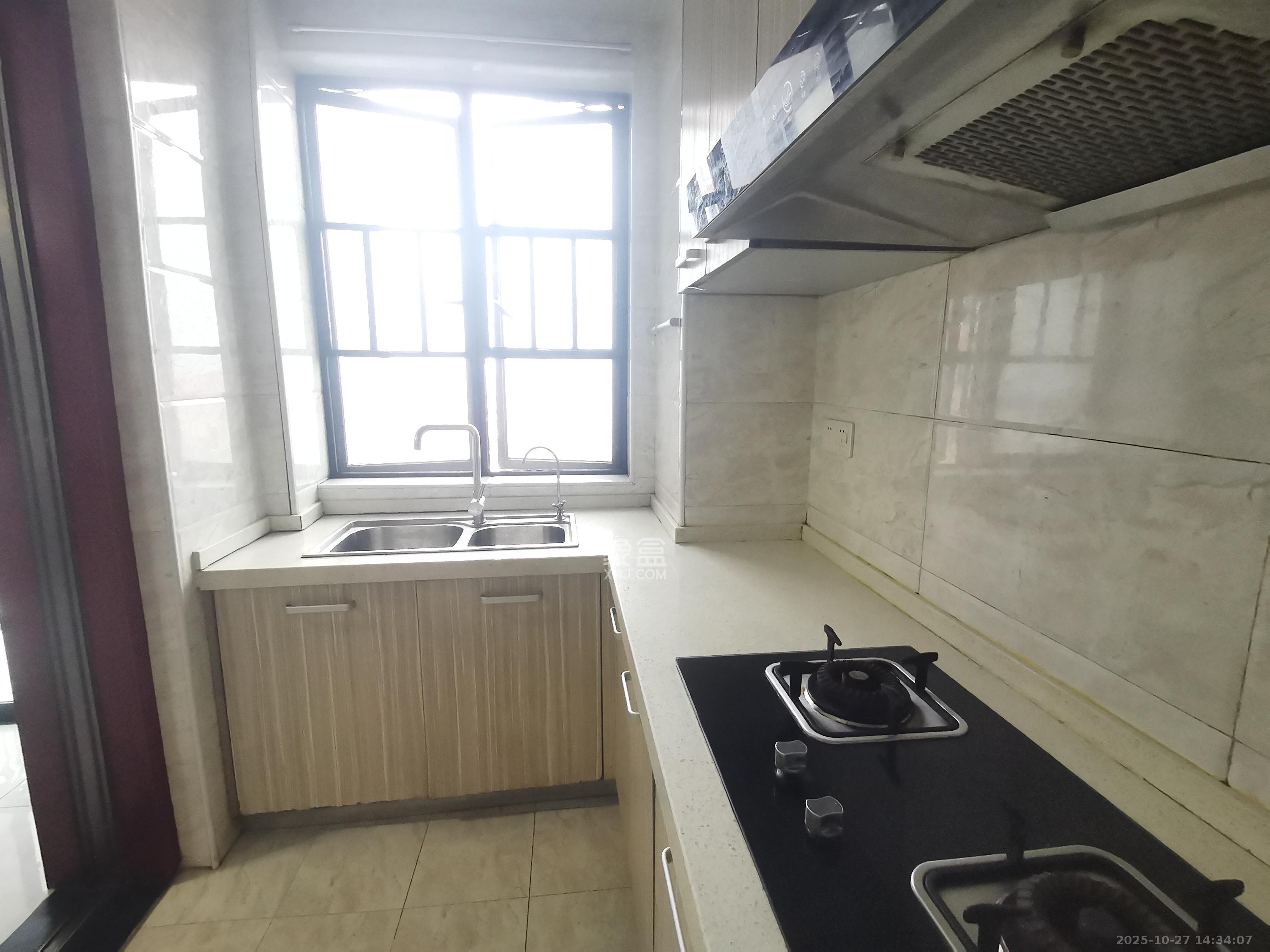 富春山  4室2厅2卫    3000.0元/月 富春山  4室2厅2卫    3000.0元/月室内图