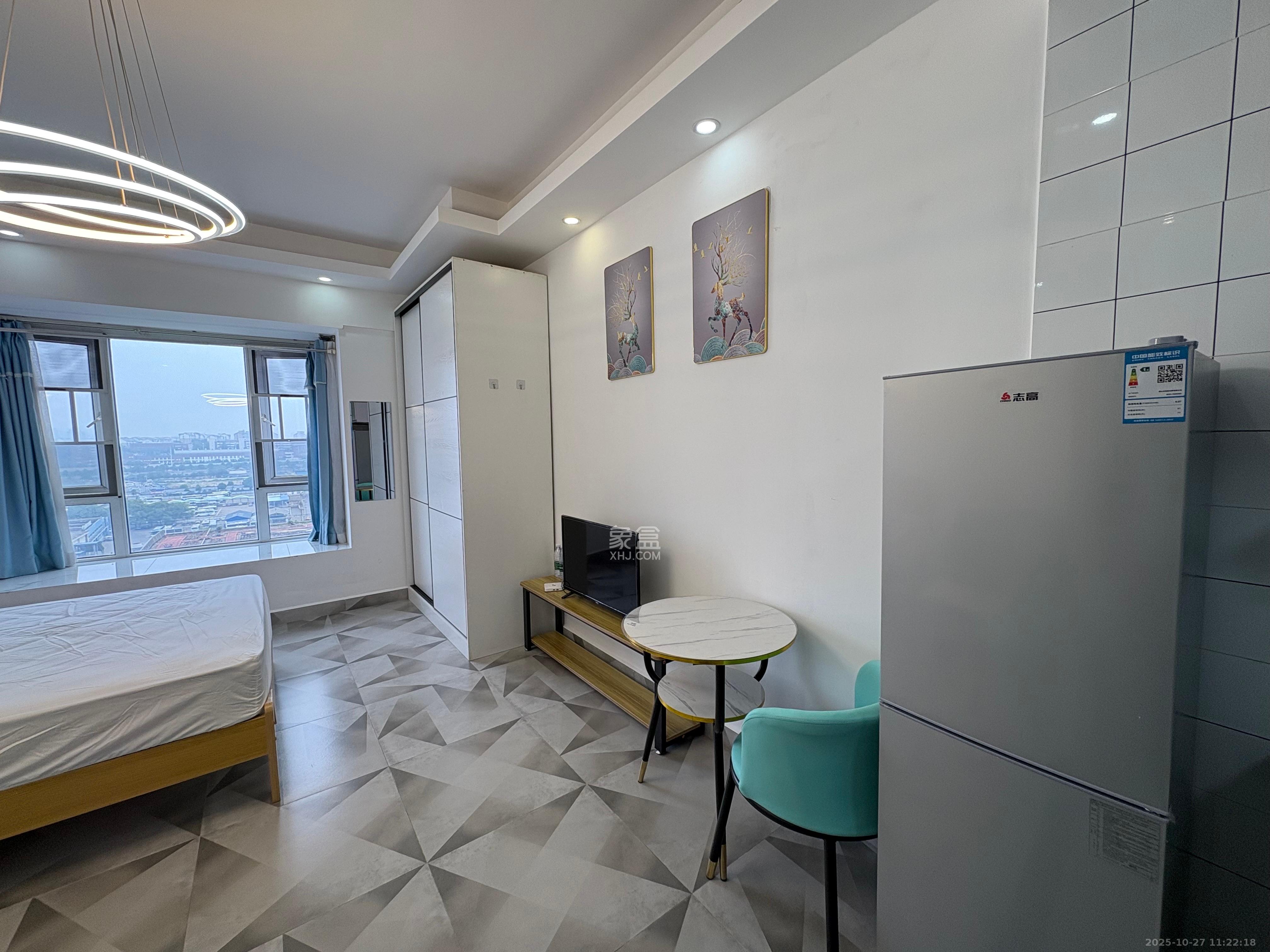 芙蓉万国城MOMA(卓越汇富苑)  1室1厅1卫    1300.0元/月 芙蓉万国城MOMA(卓越汇富苑)  1室1厅1卫    1300.0元/月室内图