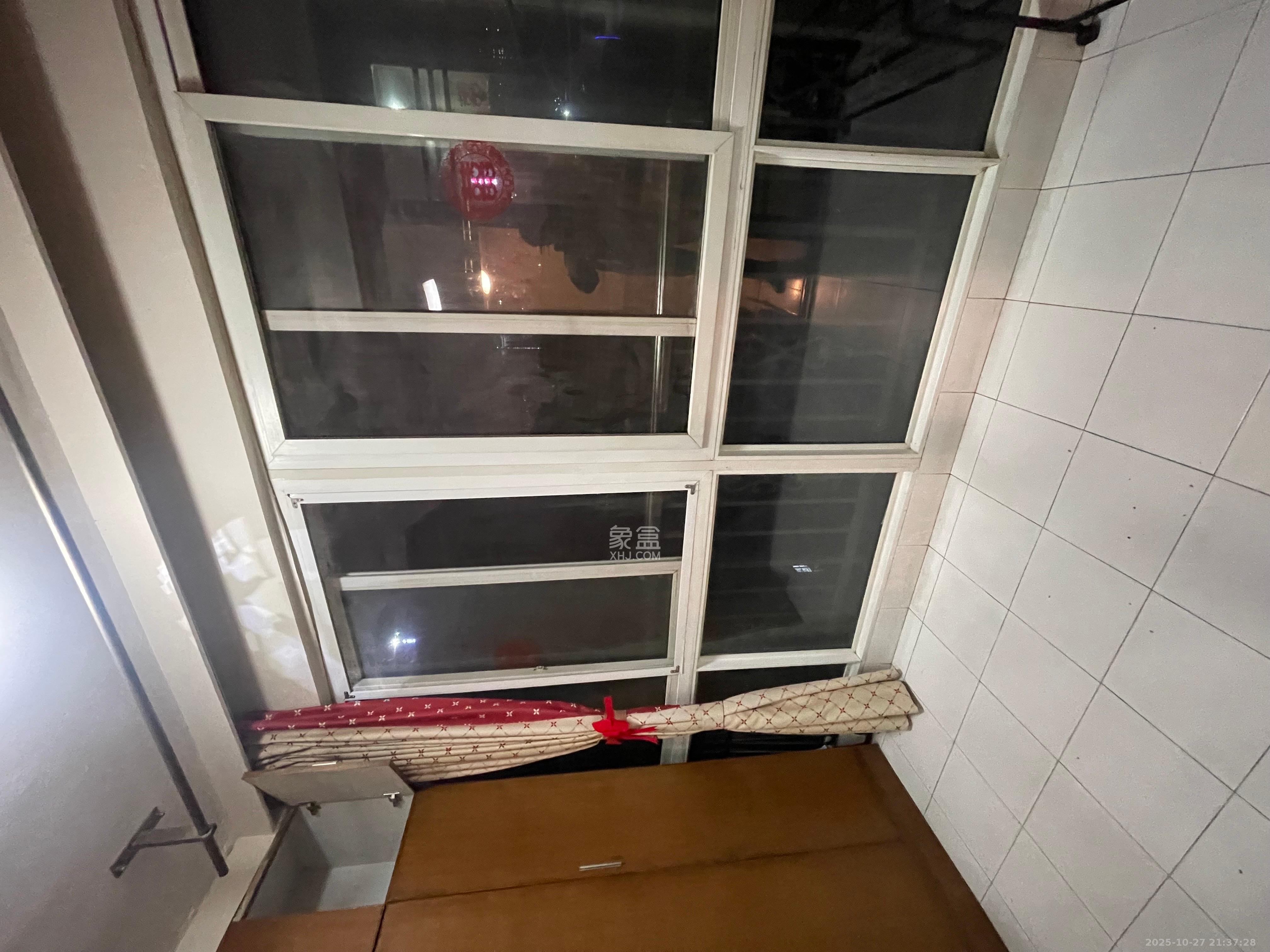 天翔新新家园 3室2厅1卫 1800.0元/月 天翔新新家园 3室2厅1卫 1800.0元/月室内图