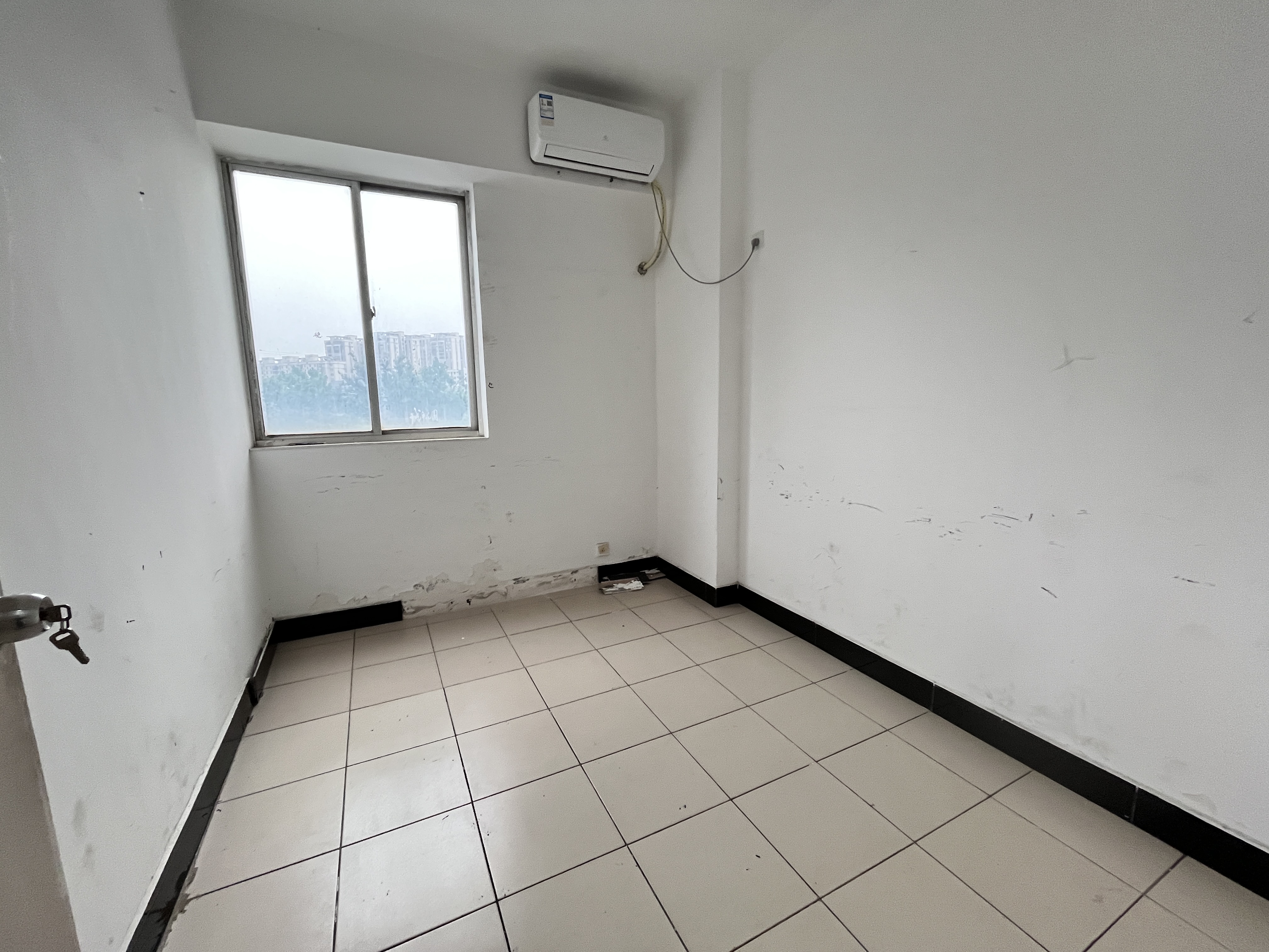 世贸中心  3室2厅2卫    3200.0元/月 世贸中心  3室2厅2卫    3200.0元/月室内图