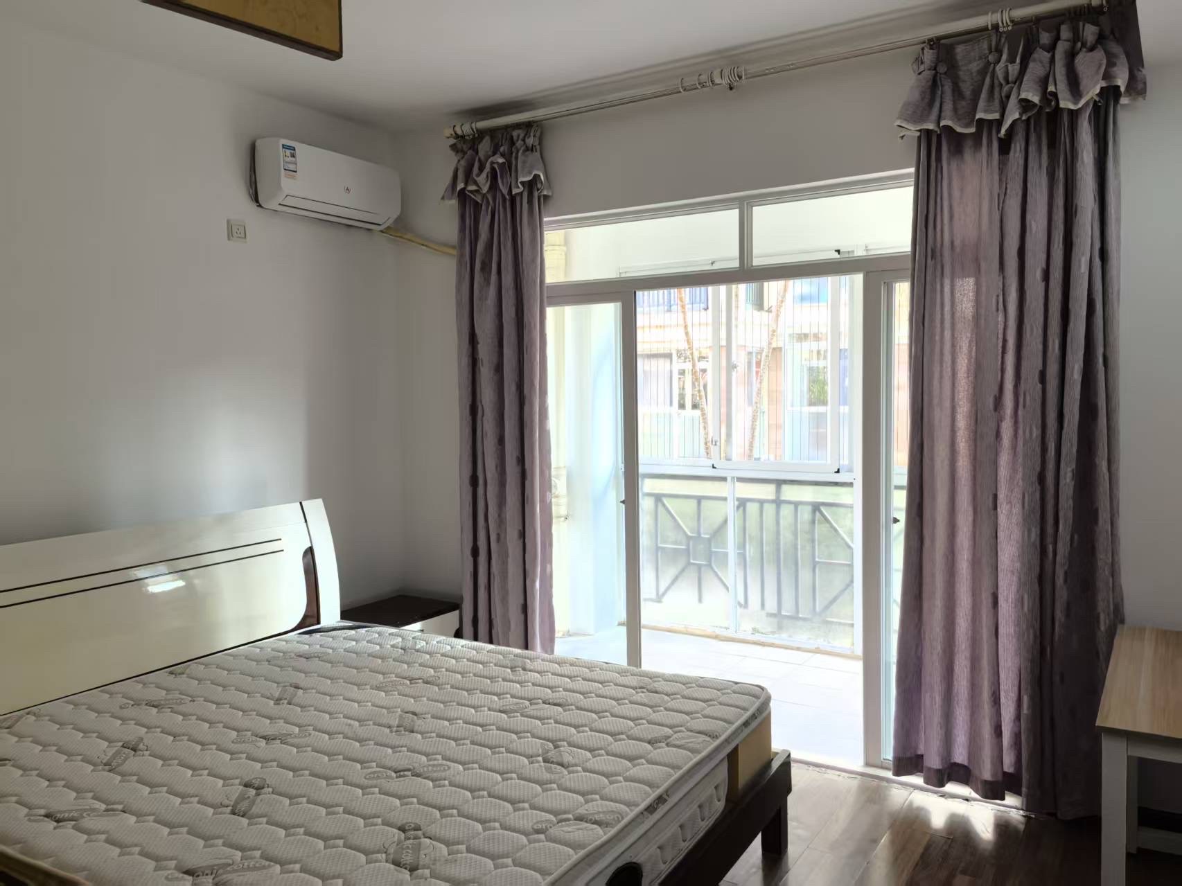 滨海华庭  3室2厅2卫    2800.0元/月室内图