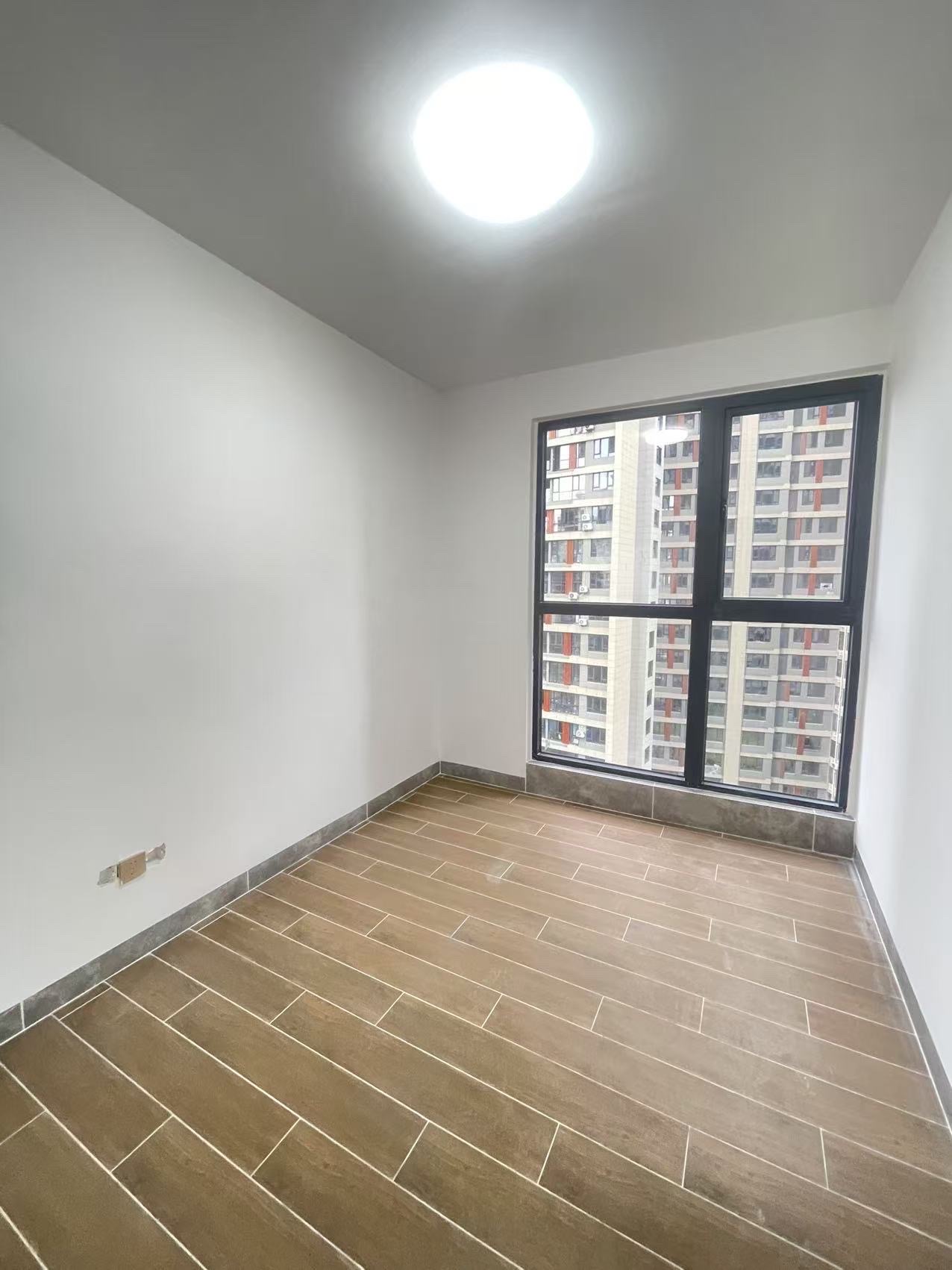 天街华府（海南新天地）  4室2厅2卫    3800.0元/月室内图