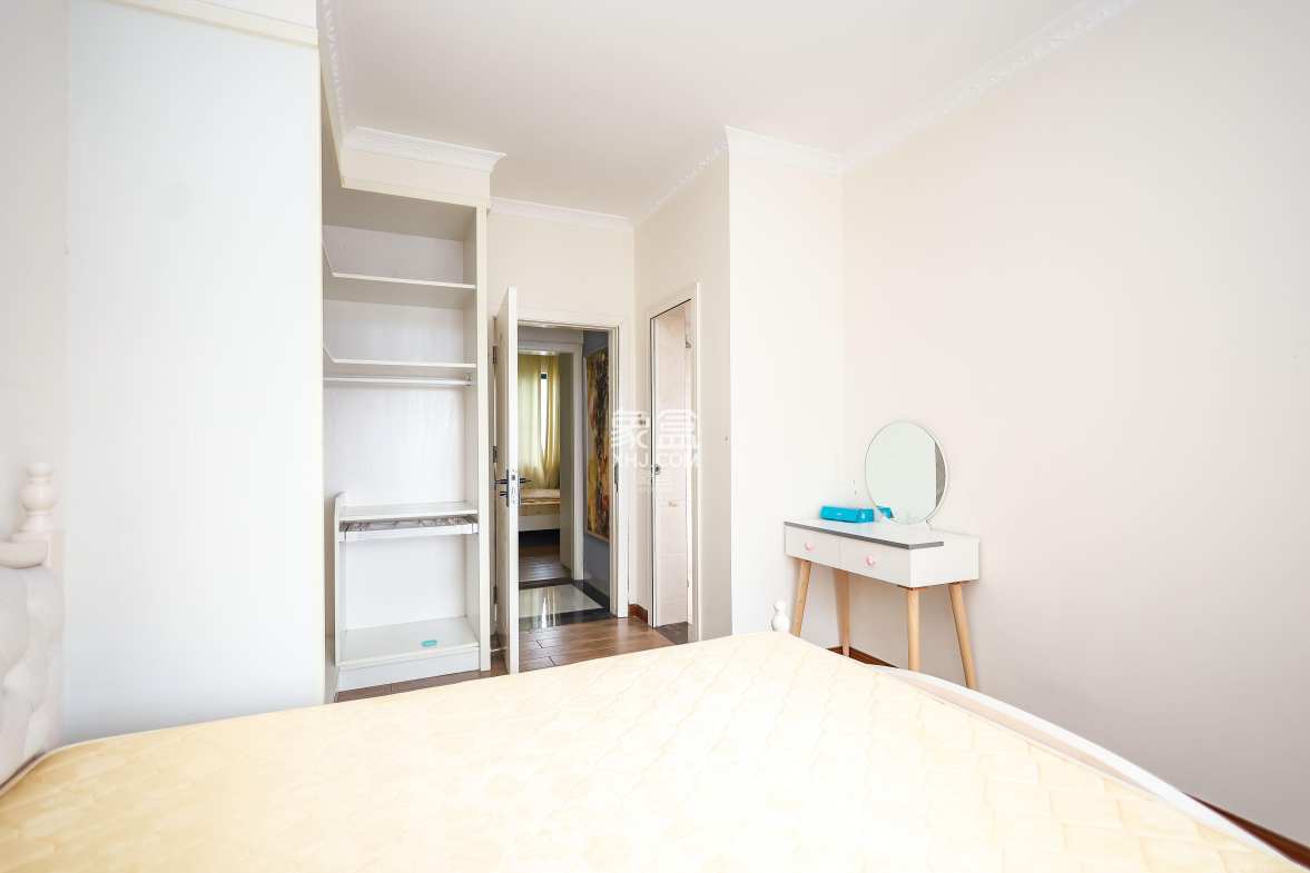 天麓尚层 3室2厅2卫 88.0万 天麓尚层 3室2厅2卫 88.0万卧室