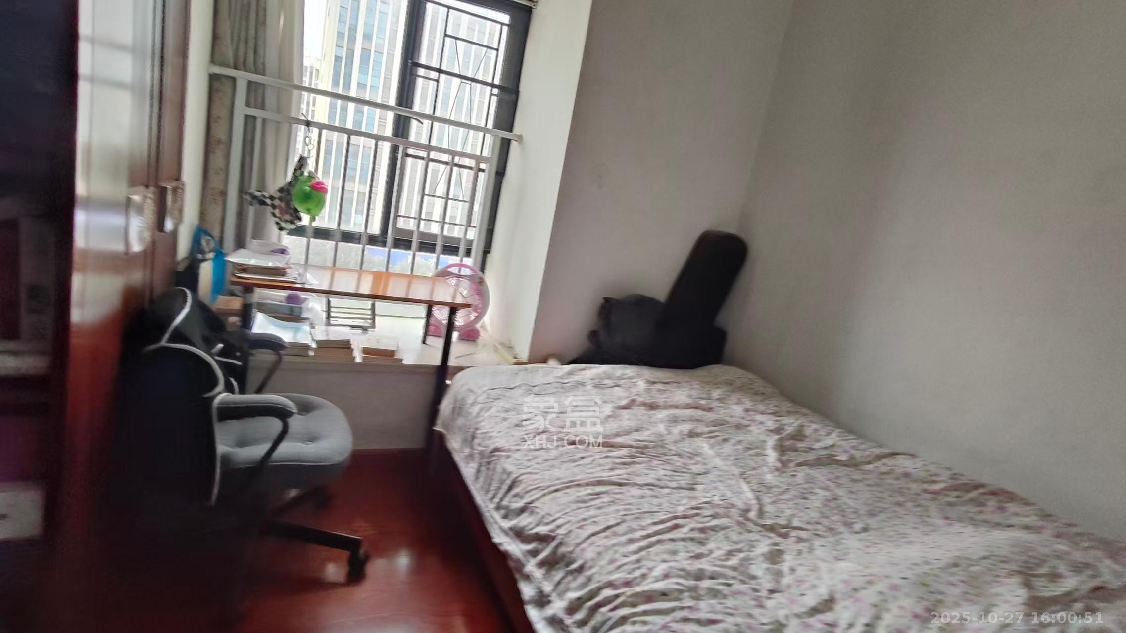 阳光100三期  3室2厅2卫    2700.0元/月 阳光100三期  3室2厅2卫    2700.0元/月室内图