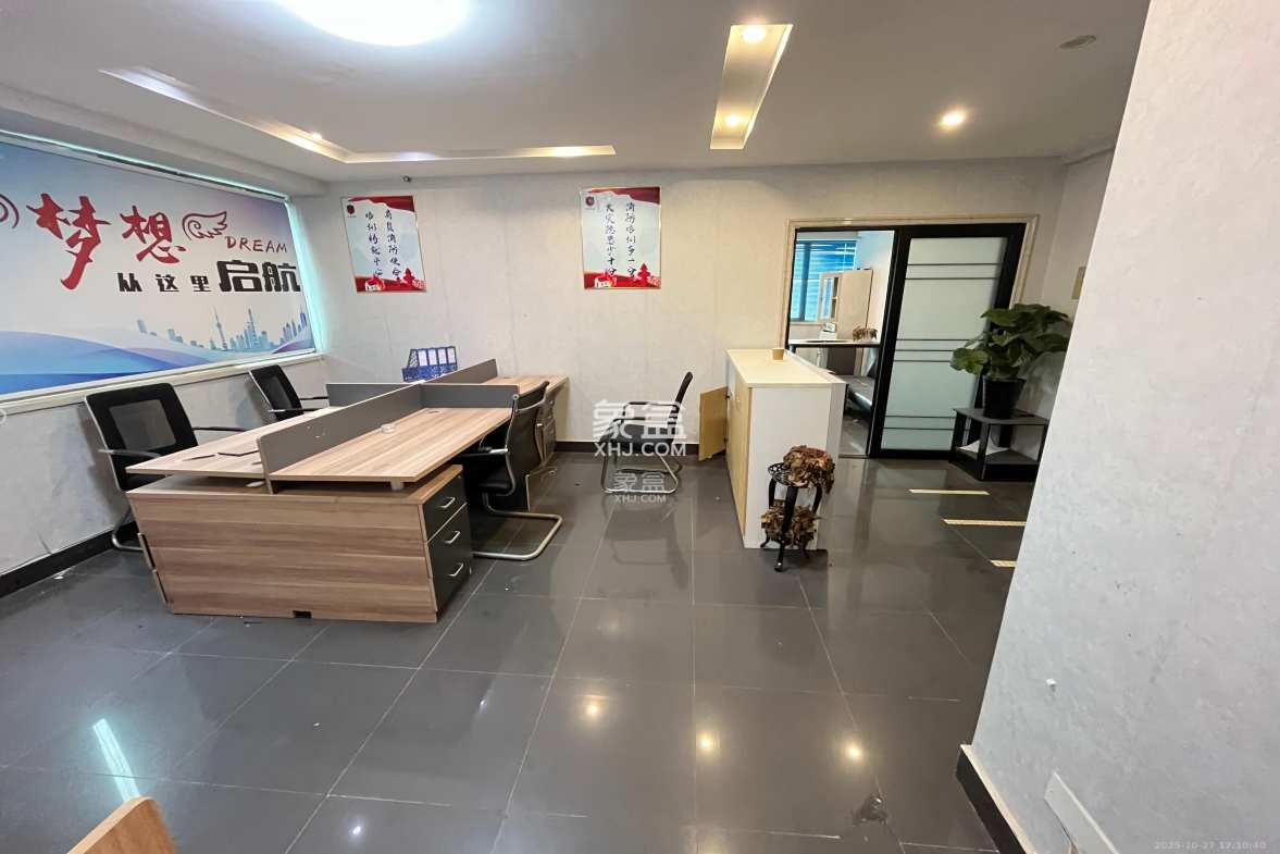 上城星座 2室1厅1卫 2100.0元/月 上城星座 2室1厅1卫 2100.0元/月室内图