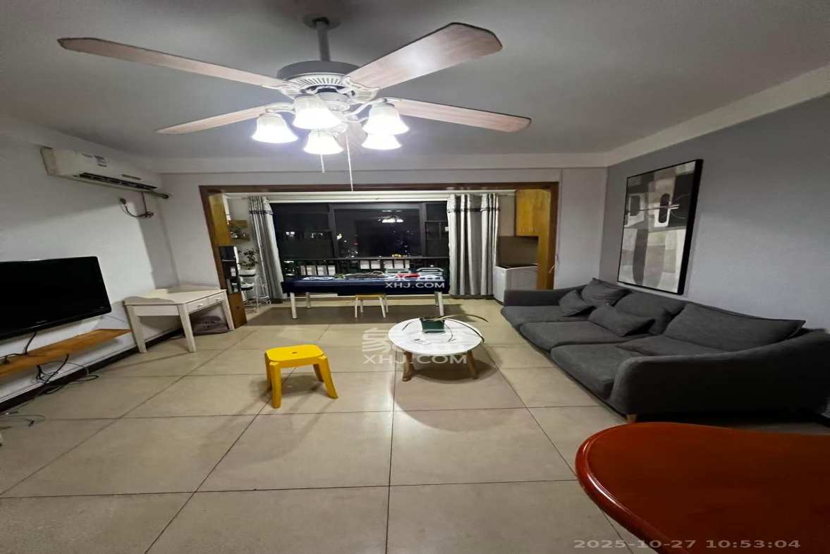 天下一家  1室1厅1卫    1700.0元/月 天下一家  1室1厅1卫    1700.0元/月室内图