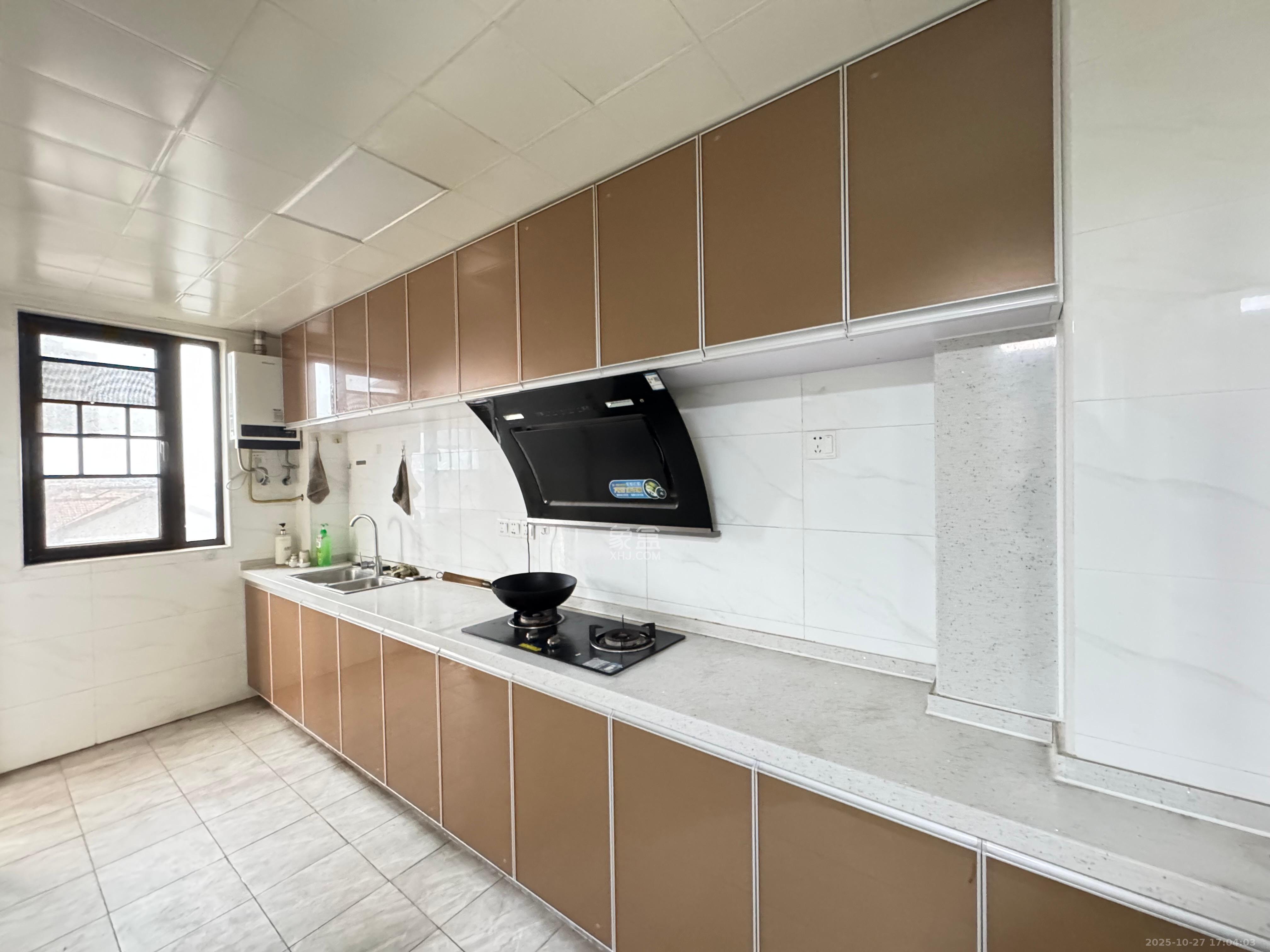 中欣楚天熙苑  3室2厅2卫    2500.0元/月 中欣楚天熙苑  3室2厅2卫    2500.0元/月室内图