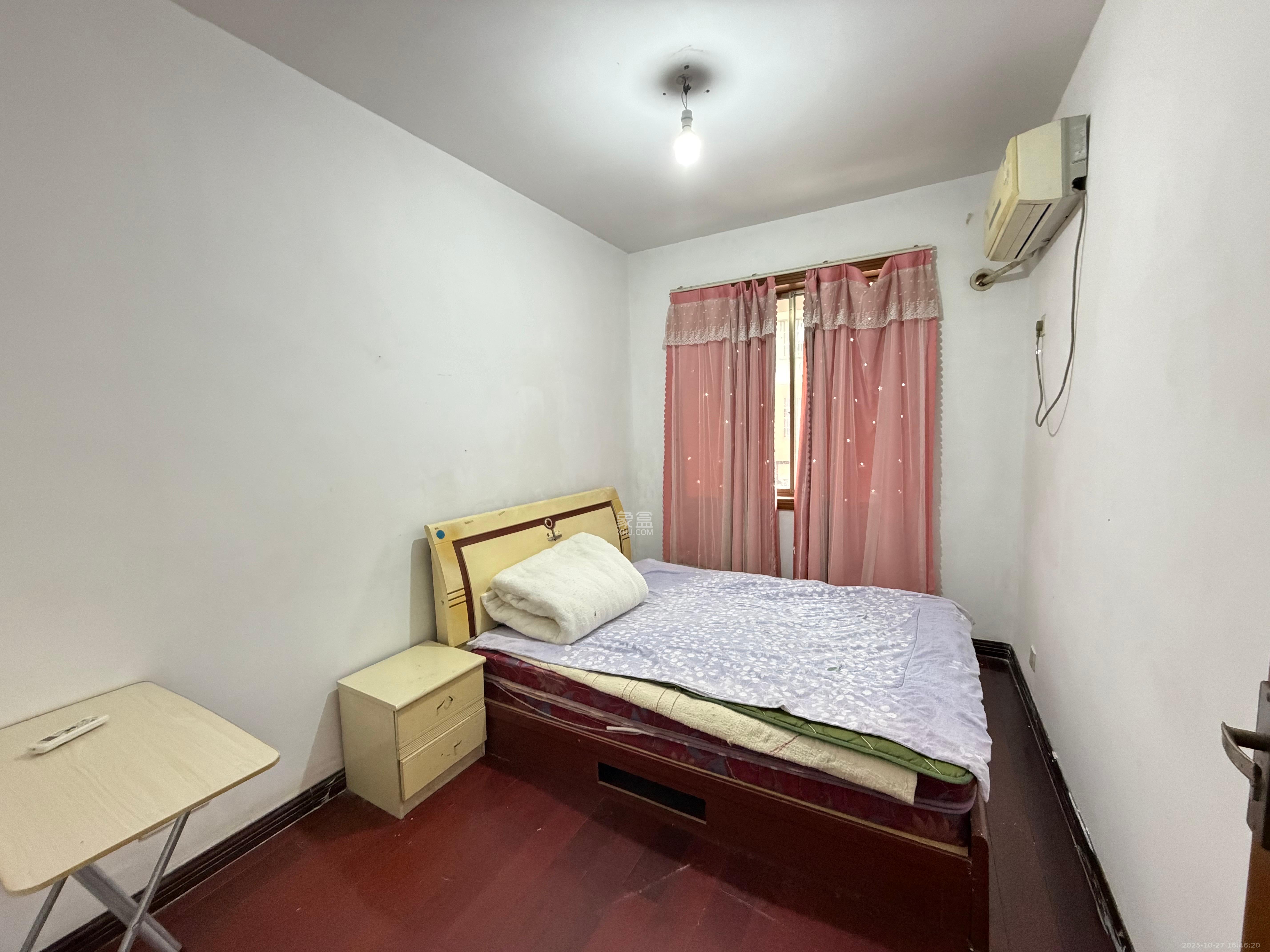 莲湖汽配城  4室2厅1卫    1800.0元/月室内图