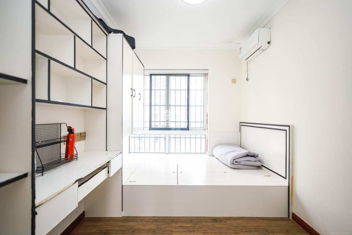 天麓尚层 3室2厅2卫 88.0万 天麓尚层 3室2厅2卫 88.0万卧室