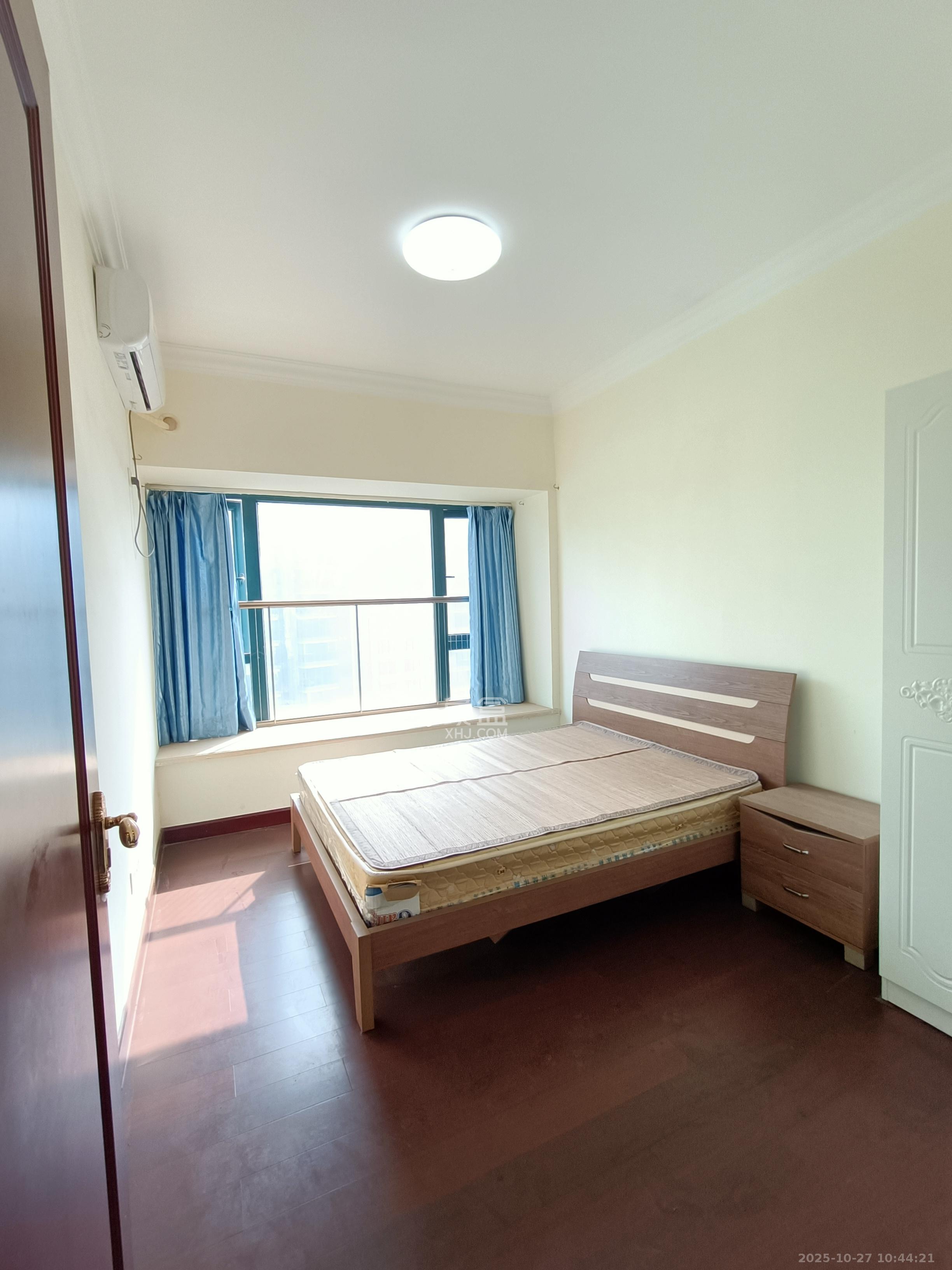 恒大城  4室2厅1卫    3000.0元/月室内图