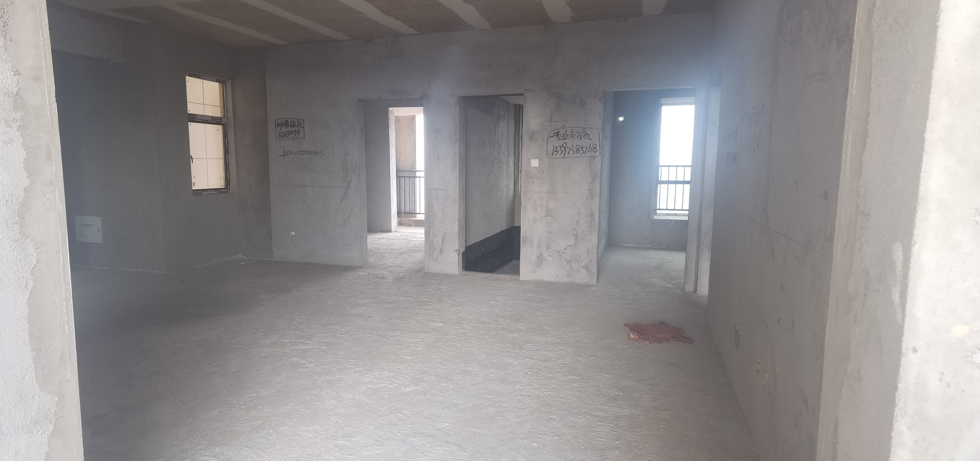 五江澜苑  3室2厅2卫    56.0万 五江澜苑  3室2厅2卫    56.0万客厅