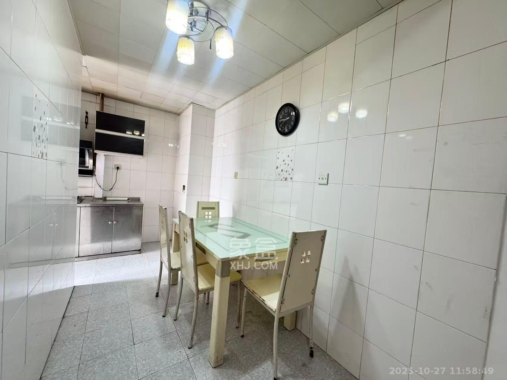 上海城小区  2室2厅1卫    2000.0元/月室内图