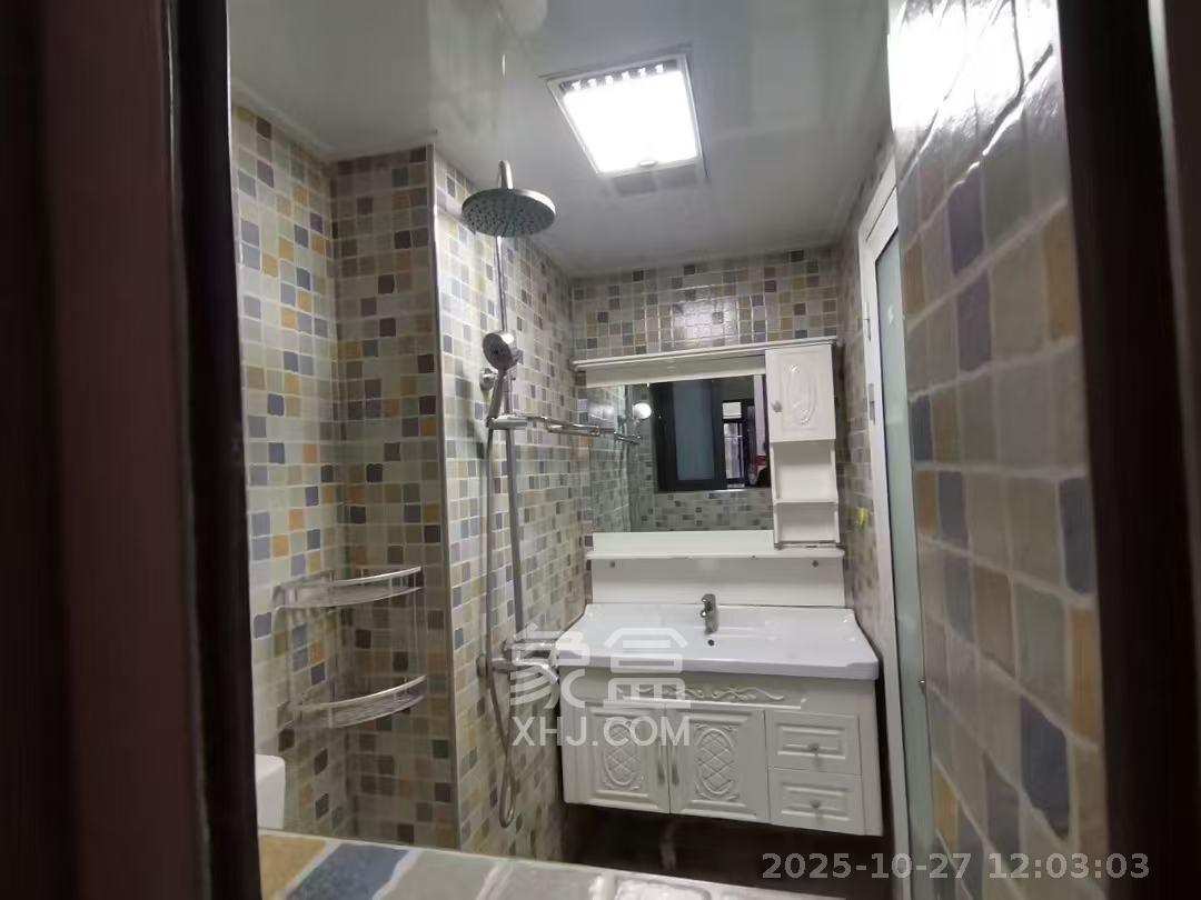 绿地公馆(绿地名邸)  1室1厅1卫    1400.0元/月 绿地公馆(绿地名邸)  1室1厅1卫    1400.0元/月室内图