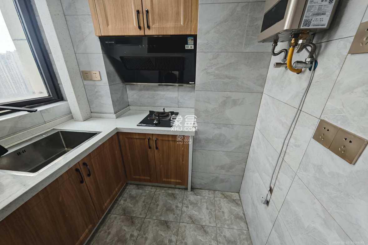 国泰九龙湾  1室1厅1卫    1300.0元/月 国泰九龙湾  1室1厅1卫    1300.0元/月室内图