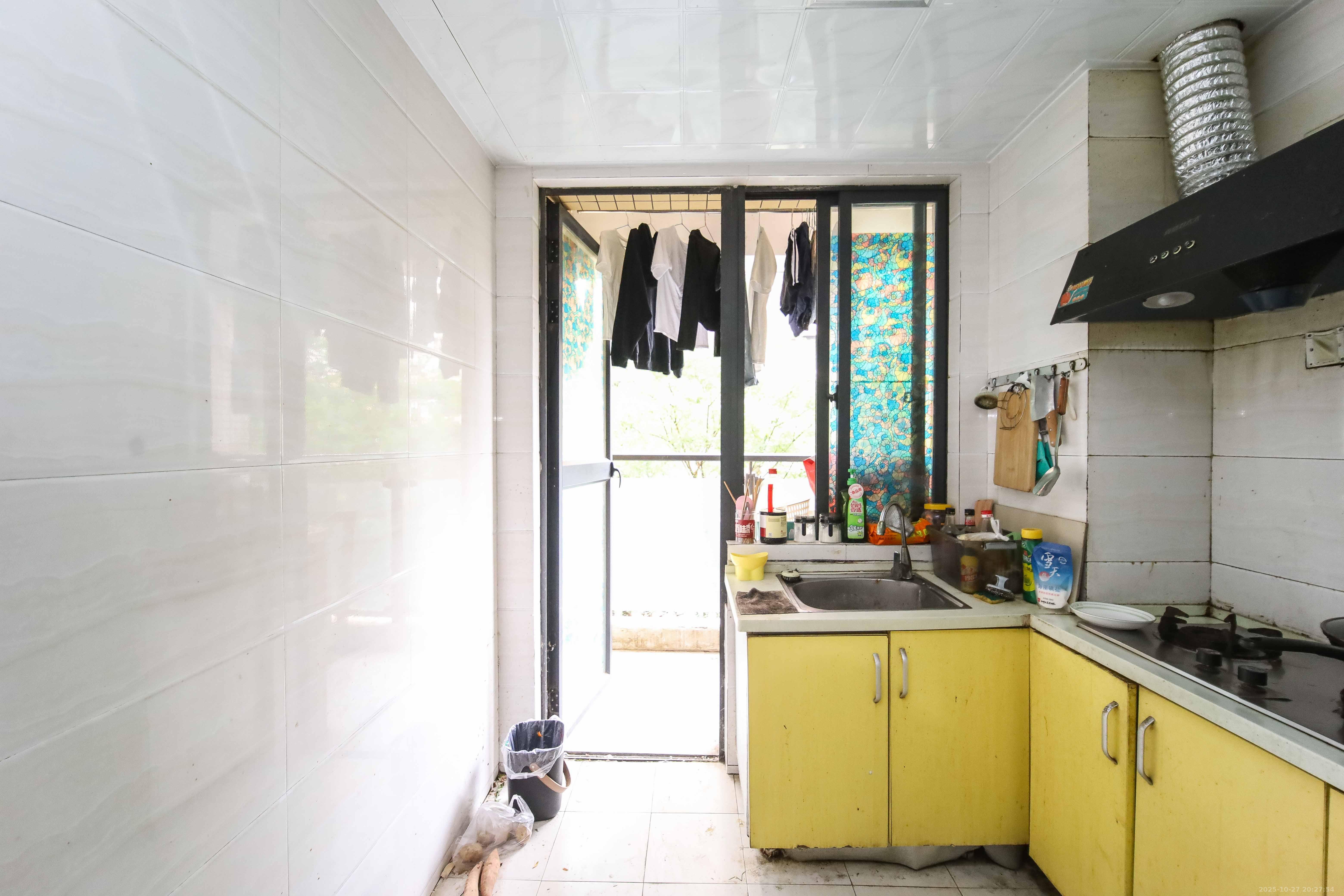 锦湘国际星城三期(锦绣苑)  3室2厅2卫    88.0万 锦湘国际星城三期(锦绣苑)  3室2厅2卫    88.0万客厅