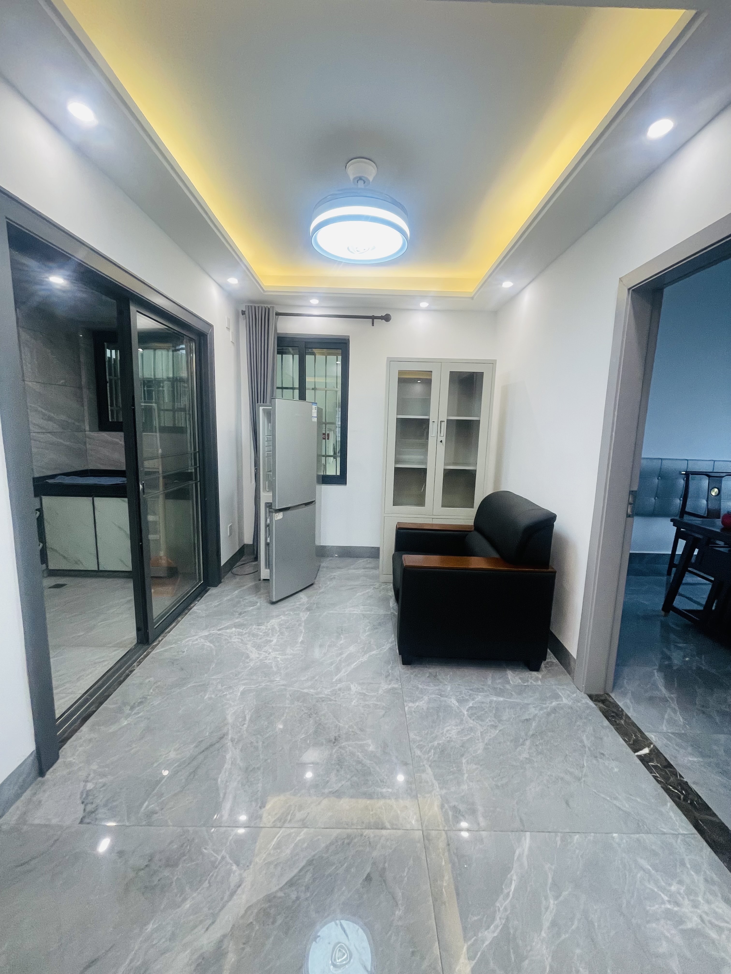 国贸大厦  3室2厅1卫    3000.0元/月室内图