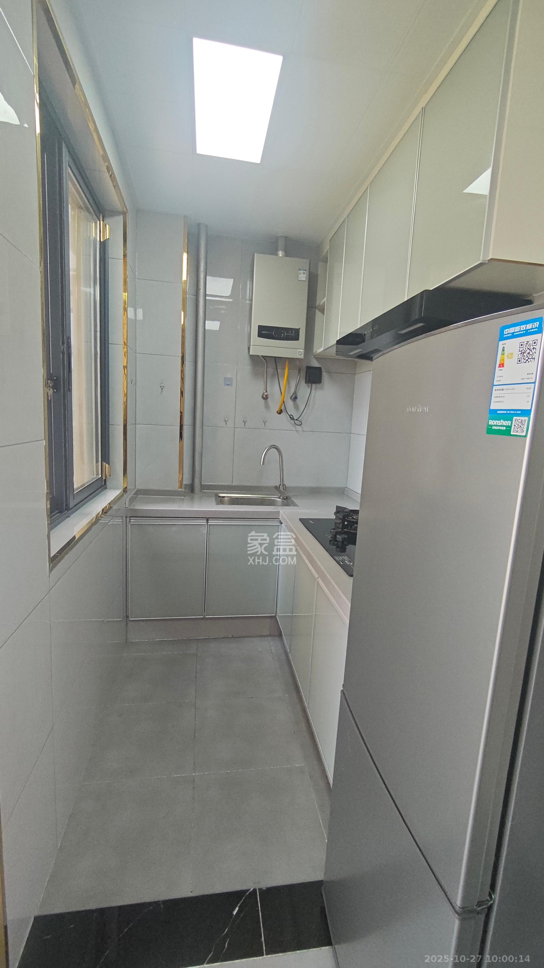 云和华府  1室1厅1卫    1500.0元/月室内图