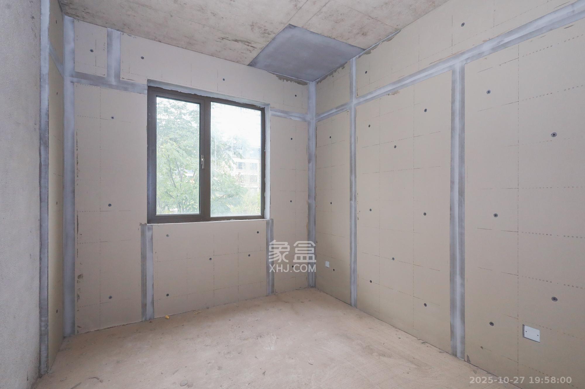 正荣滨江紫阙台  4室2厅2卫    348.0万 正荣滨江紫阙台  4室2厅2卫    348.0万卧室