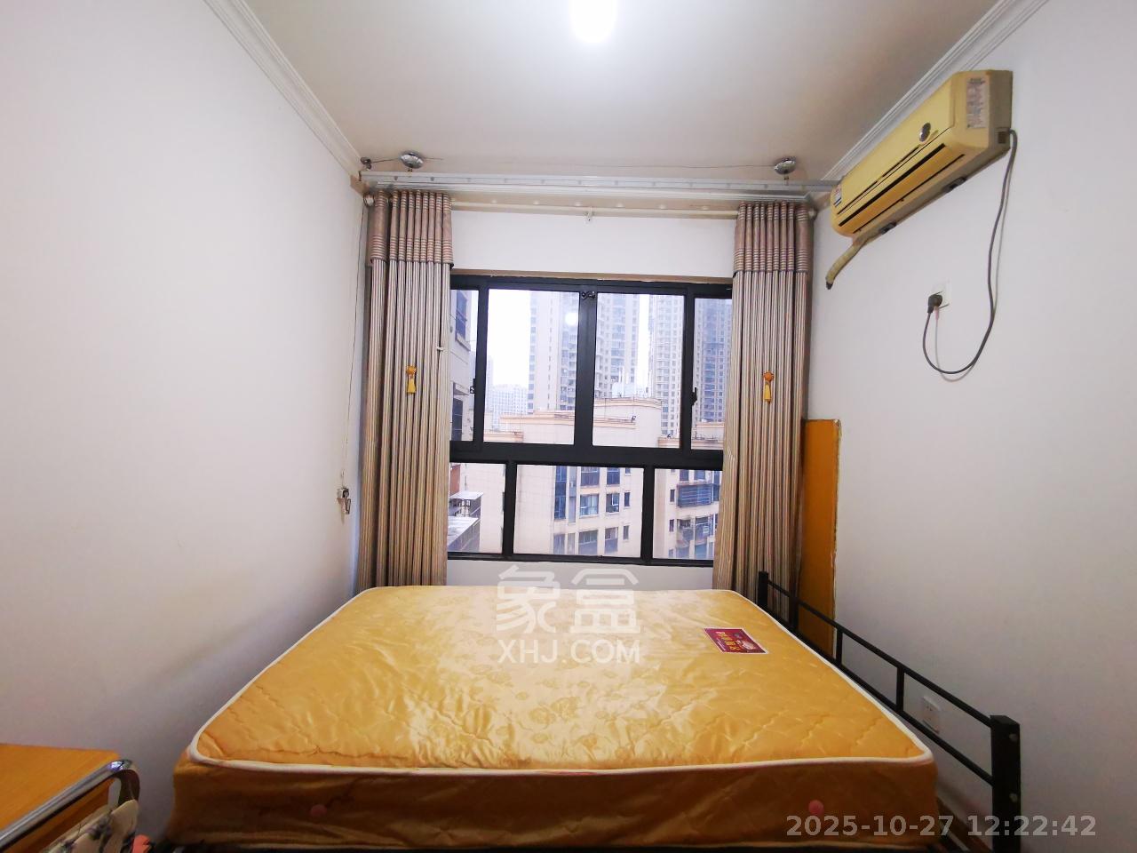 保利麓谷林语A区  1室2厅1卫    2300.0元/月室内图