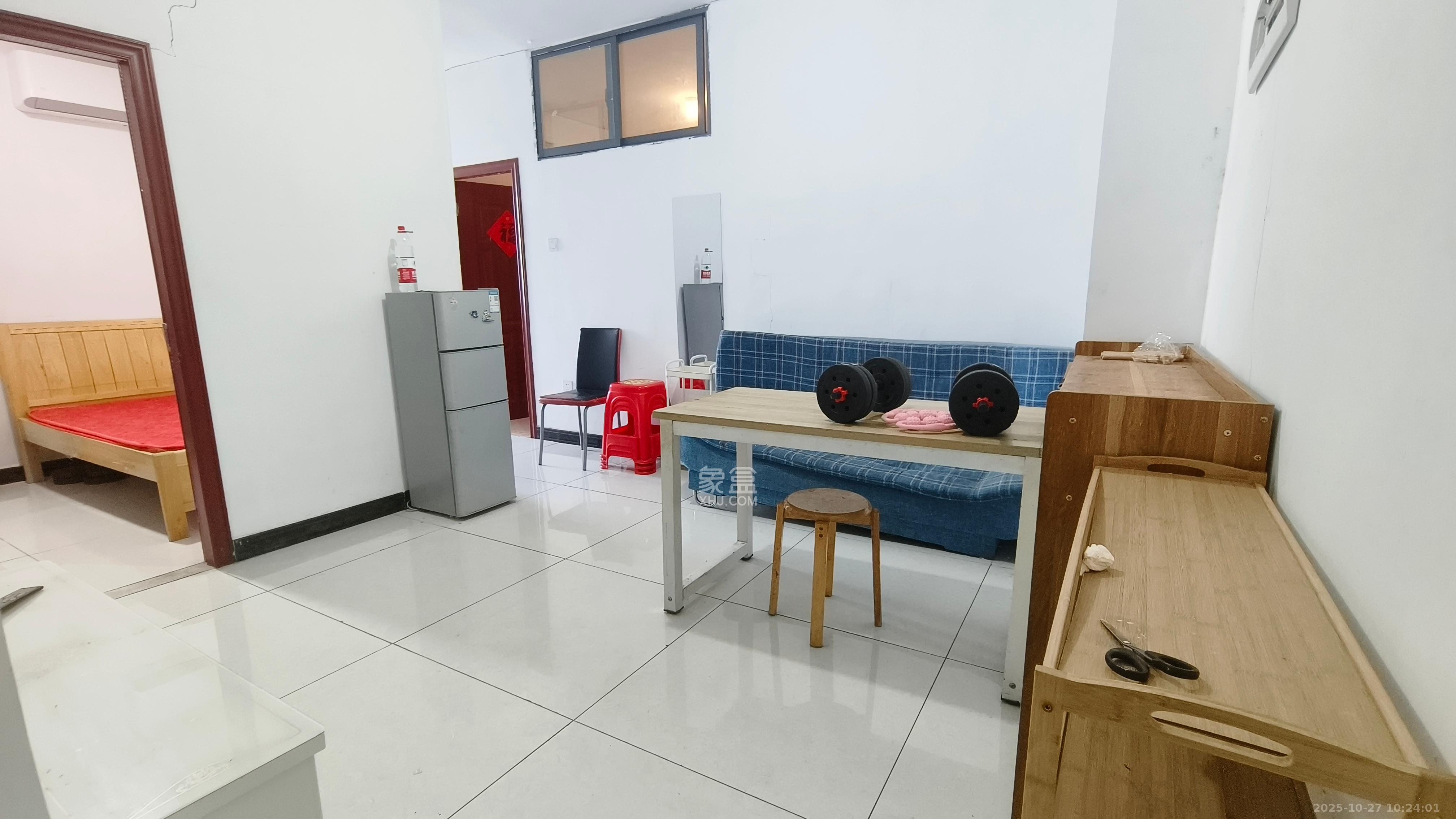 湘凯石化大厦 3室2厅2卫 1600.0元/月 湘凯石化大厦 3室2厅2卫 1600.0元/月室内图