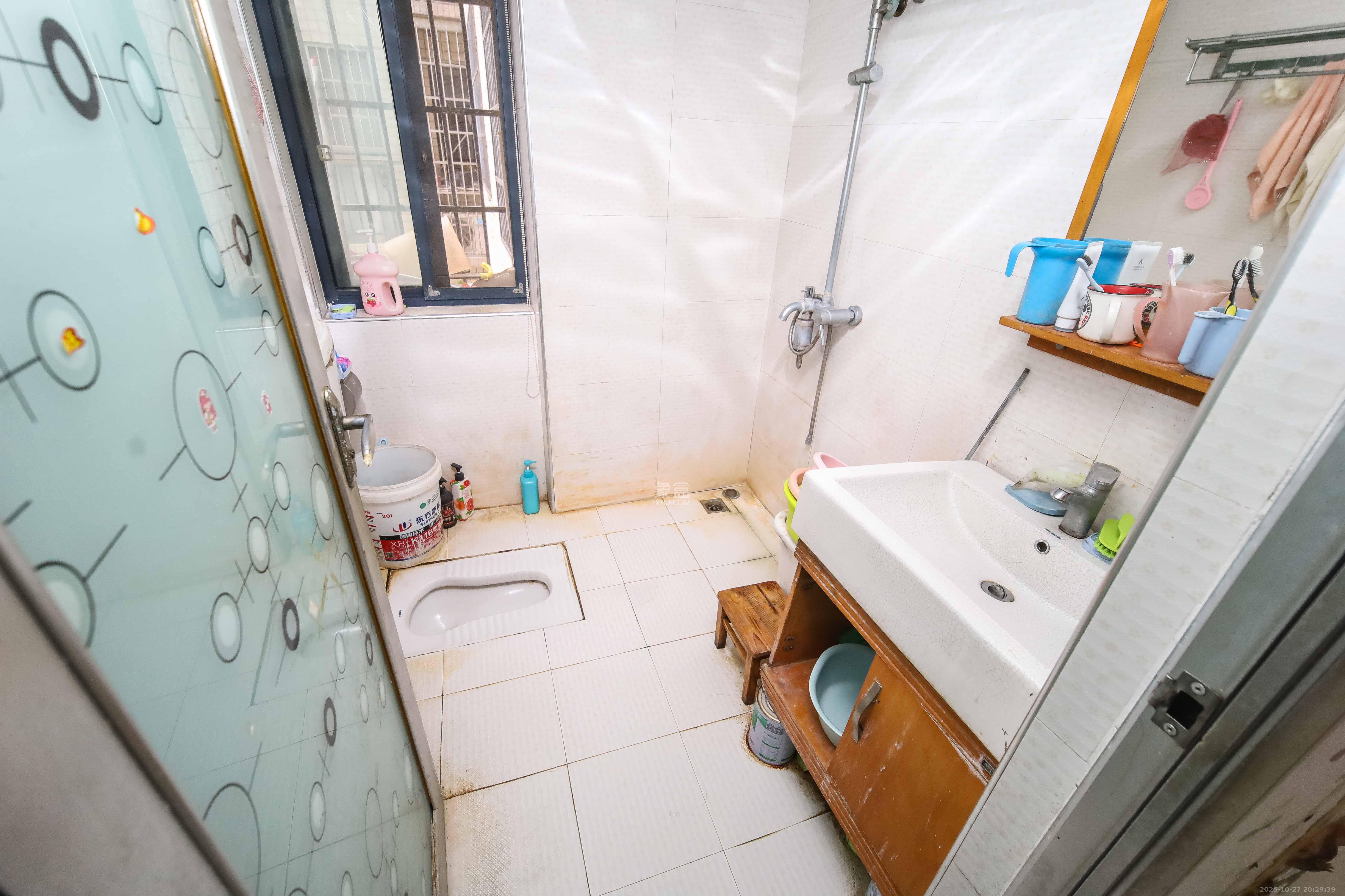 运通尊苑  3室2厅1卫    79.0万 运通尊苑  3室2厅1卫    79.0万卫生间