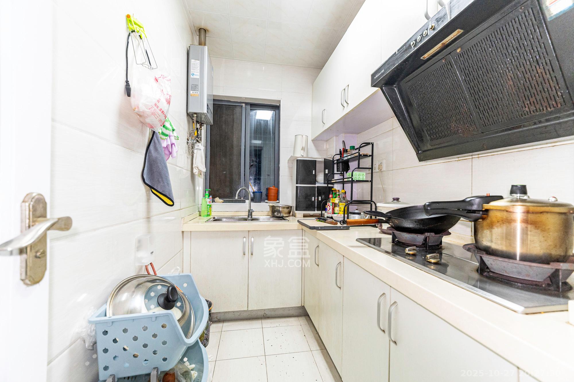 辉宏橄榄城  1室2厅1卫    51.8万 辉宏橄榄城  1室2厅1卫    51.8万厨房