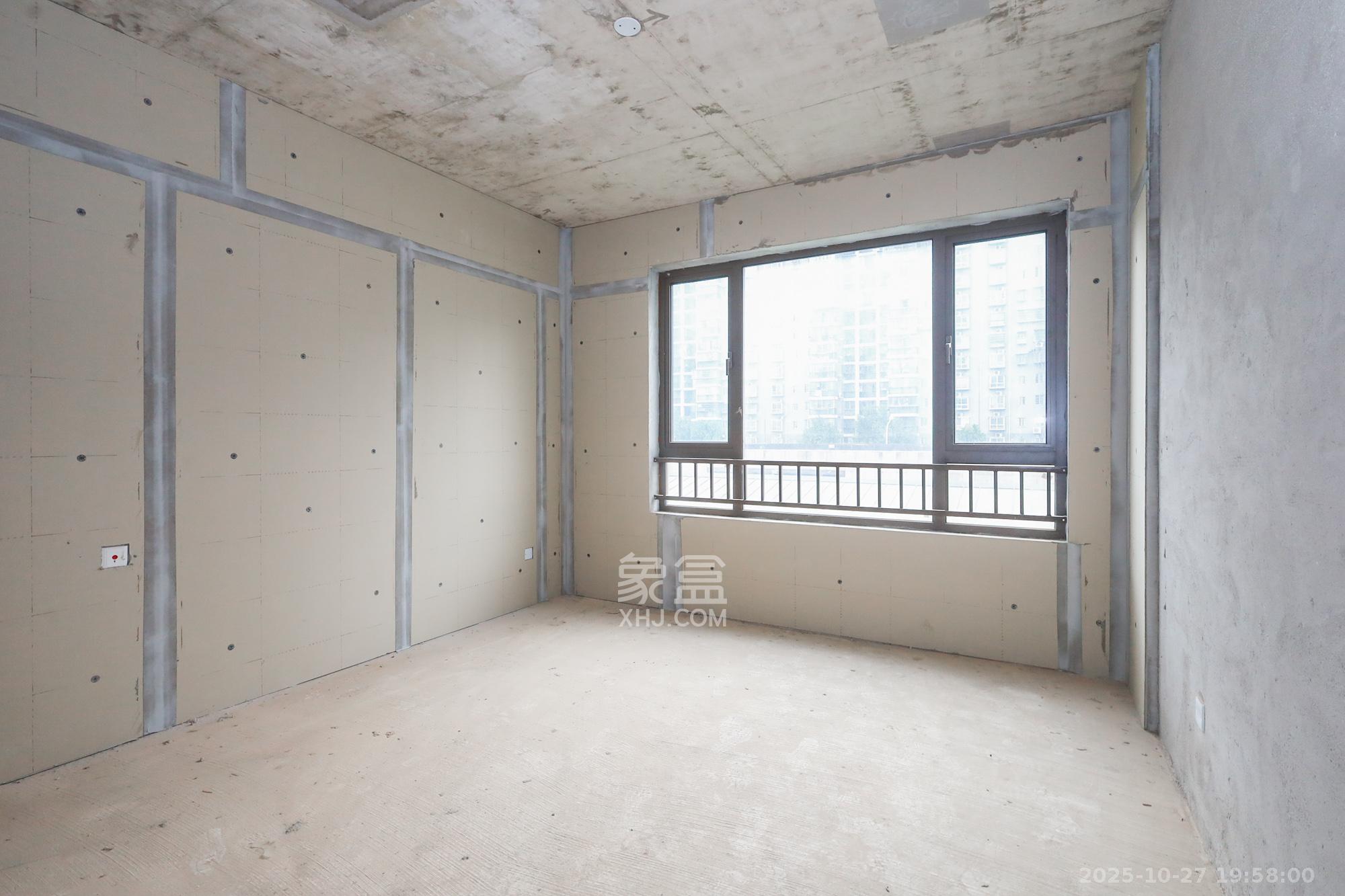 正荣滨江紫阙台  4室2厅2卫    348.0万 正荣滨江紫阙台  4室2厅2卫    348.0万卧室