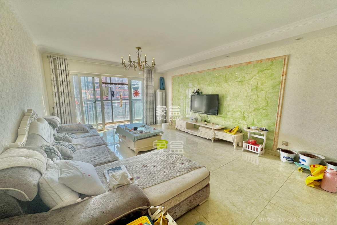 联美品格 4室2厅2卫 2700.0元/月 联美品格 4室2厅2卫 2700.0元/月室内图