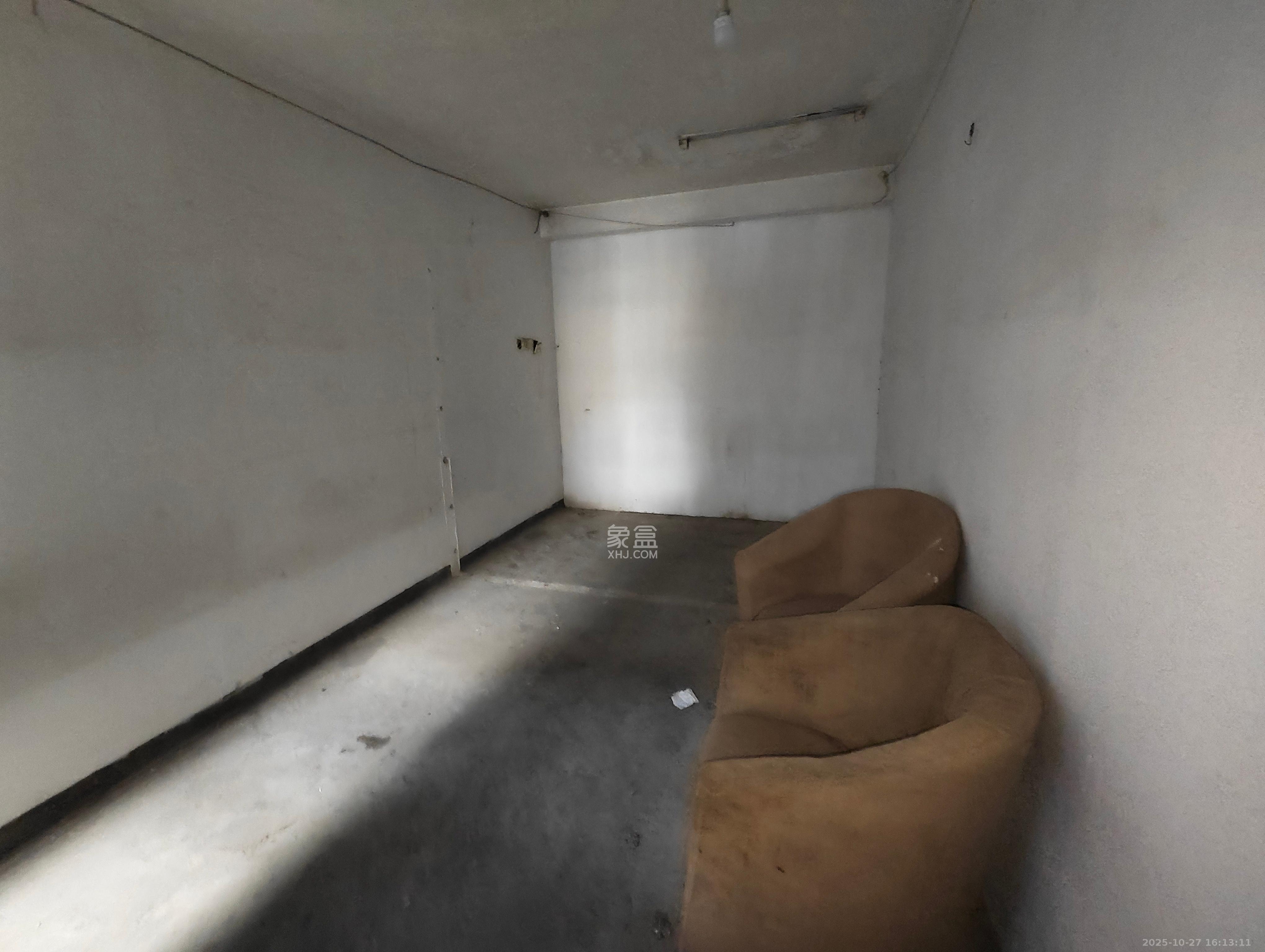 韭菜园商住楼  4室2厅2卫    2500.0元/月 韭菜园商住楼  4室2厅2卫    2500.0元/月