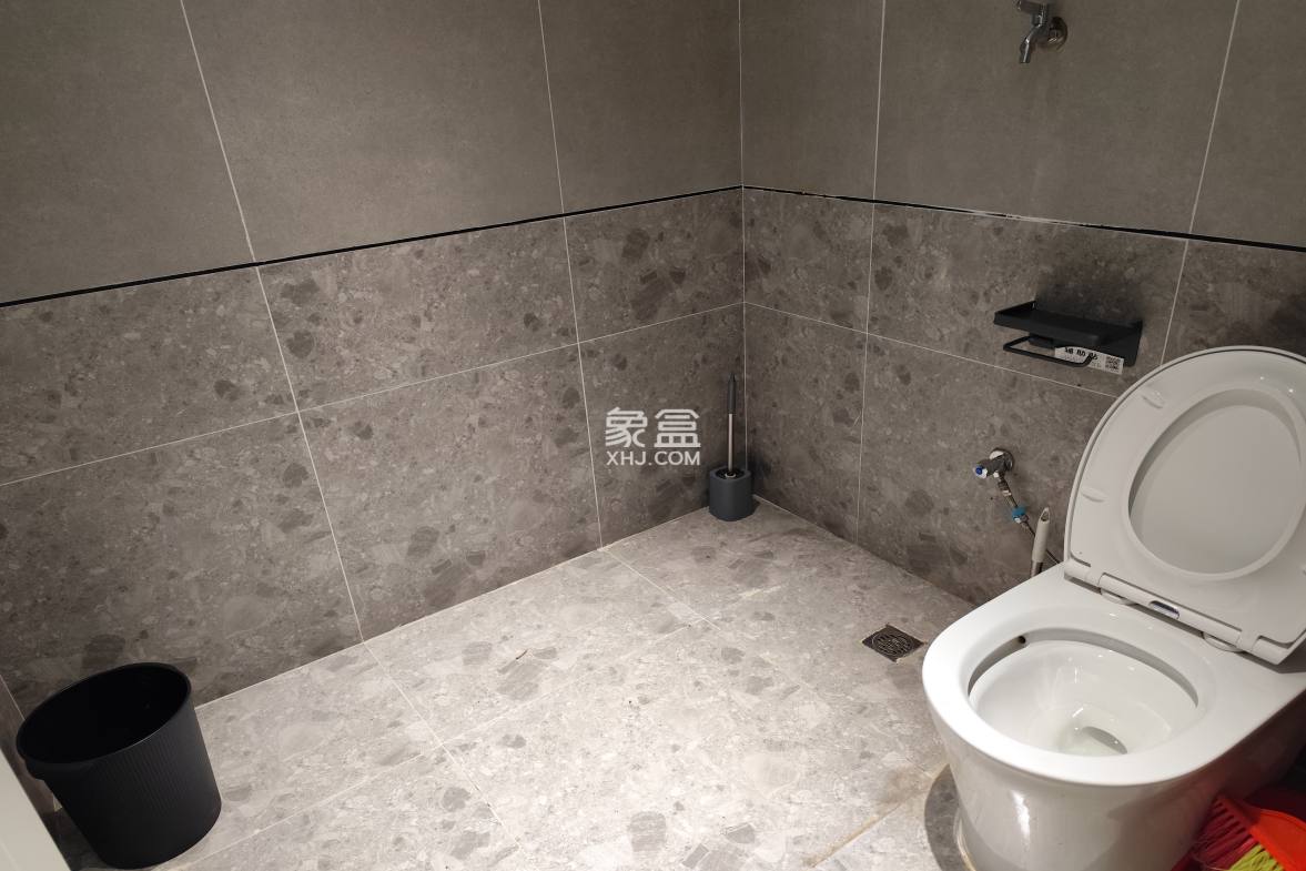 海航豪庭南苑  2室2厅2卫    4500.0元/月 海航豪庭南苑  2室2厅2卫    4500.0元/月室内图