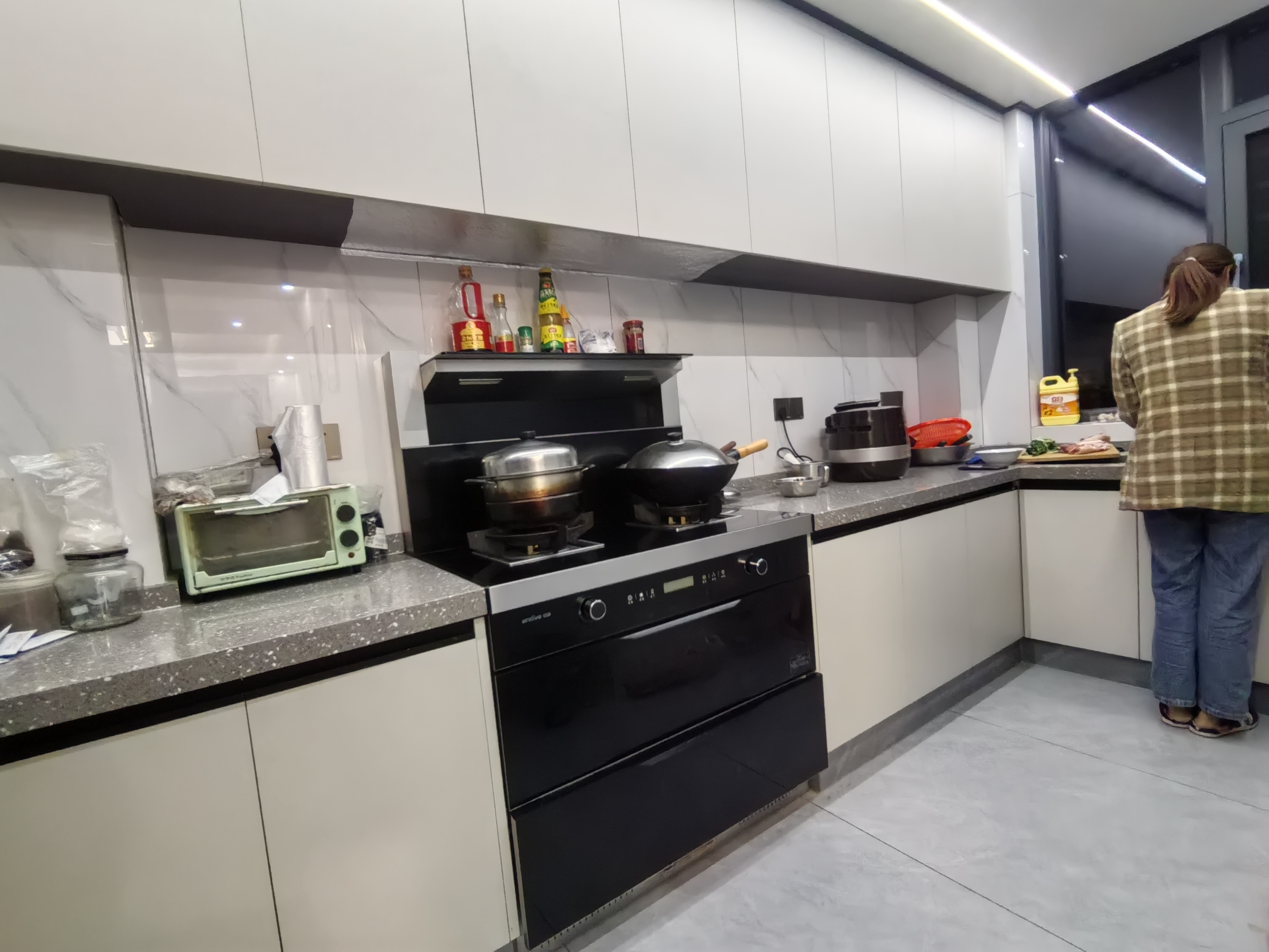 大汉龙城  3室2厅2卫    75.8万厨房