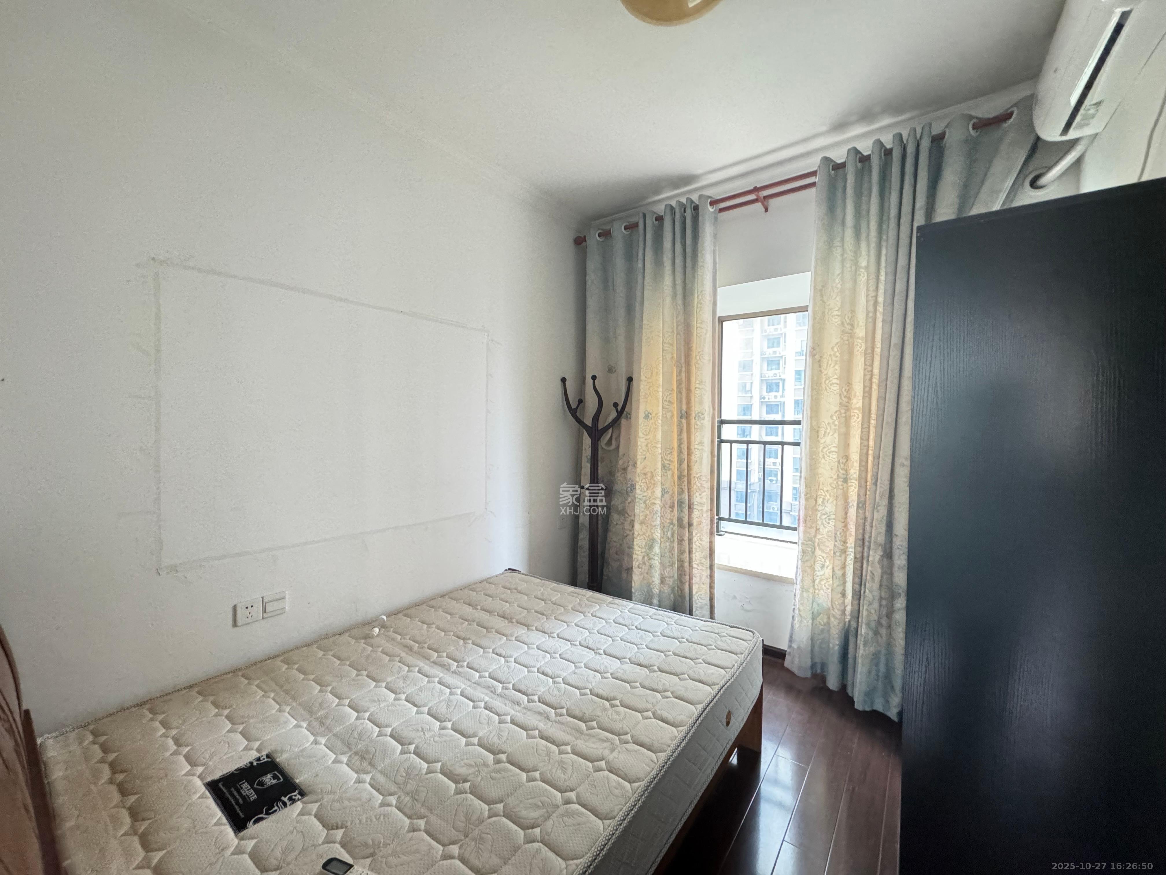 江山帝景哈佛  3室2厅2卫    2000.0元/月室内图