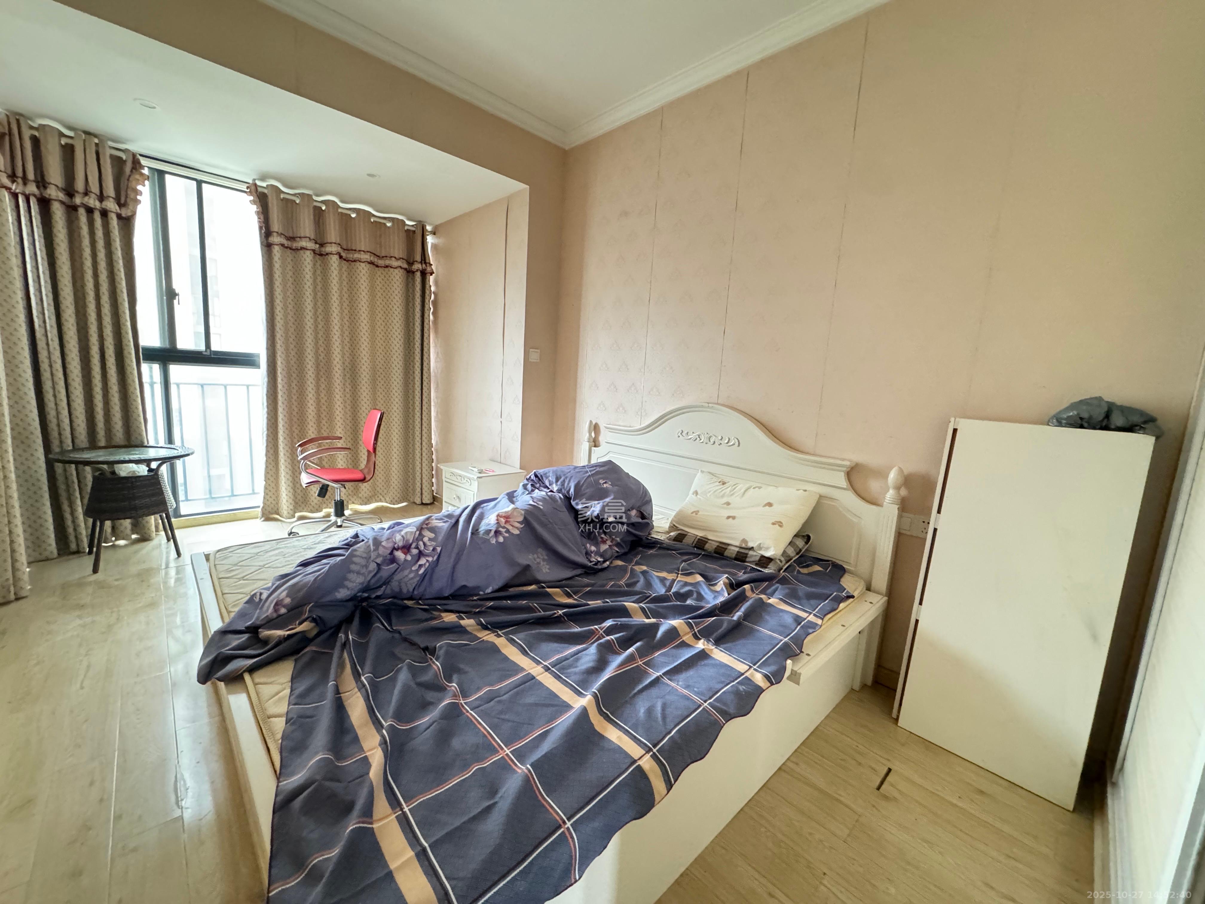 泊爱蓝湾  3室2厅1卫    3000.0元/月室内图