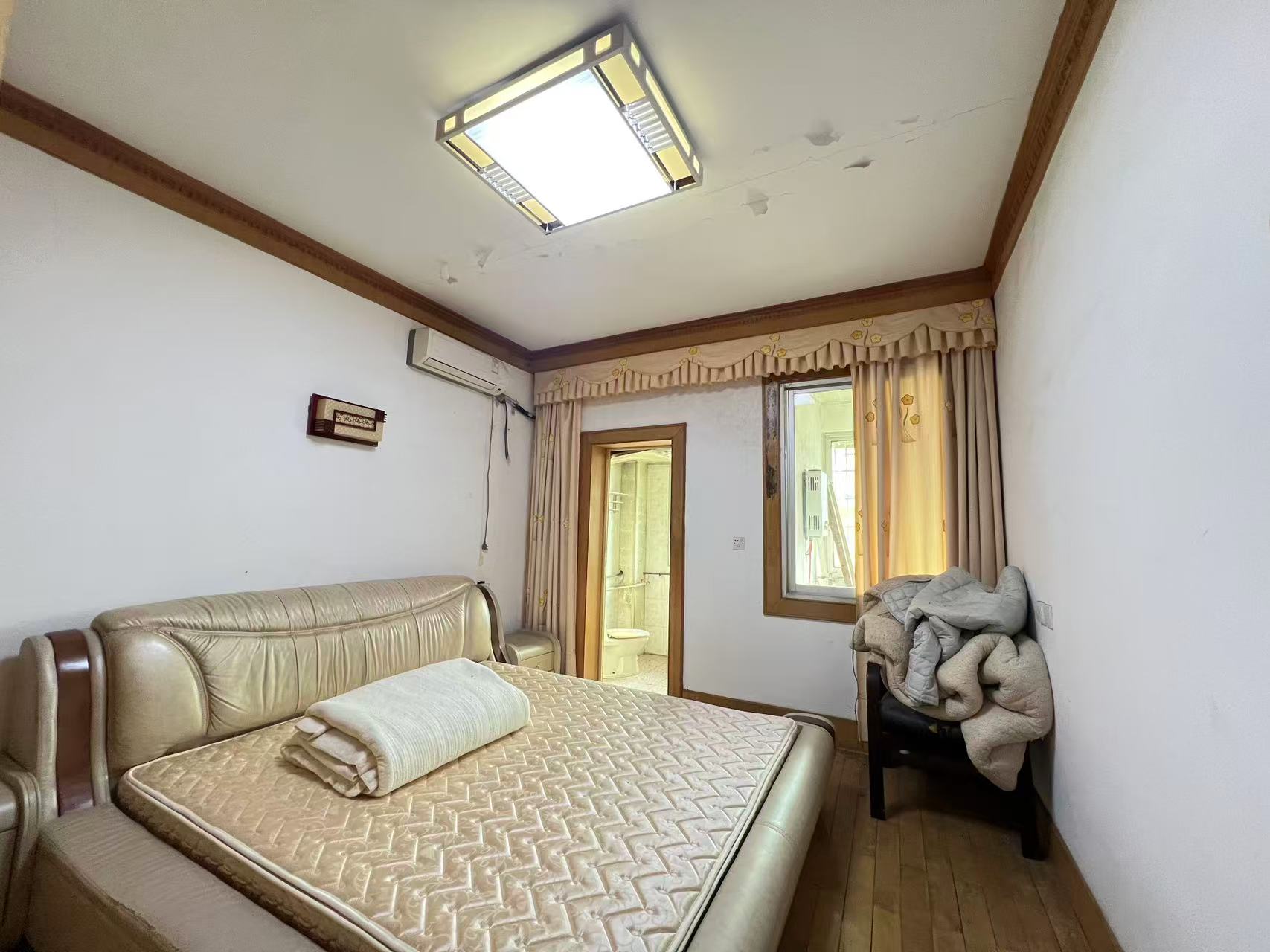 茂林村散盘  4室2厅2卫    28.8万卧室