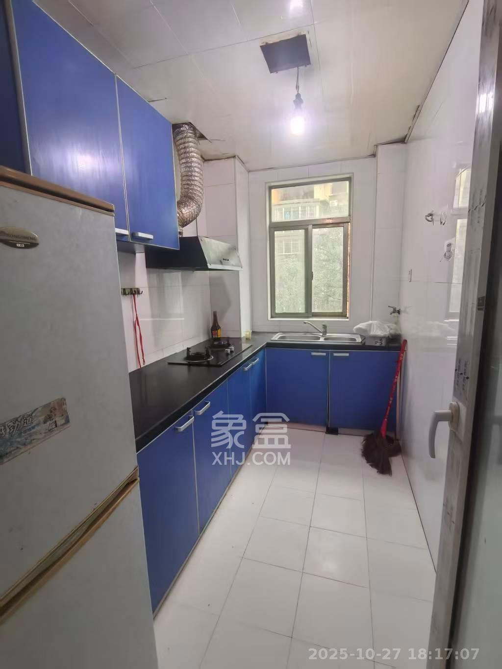 麓谷加州阳光  3室2厅1卫    2200.0元/月 麓谷加州阳光  3室2厅1卫    2200.0元/月室内图