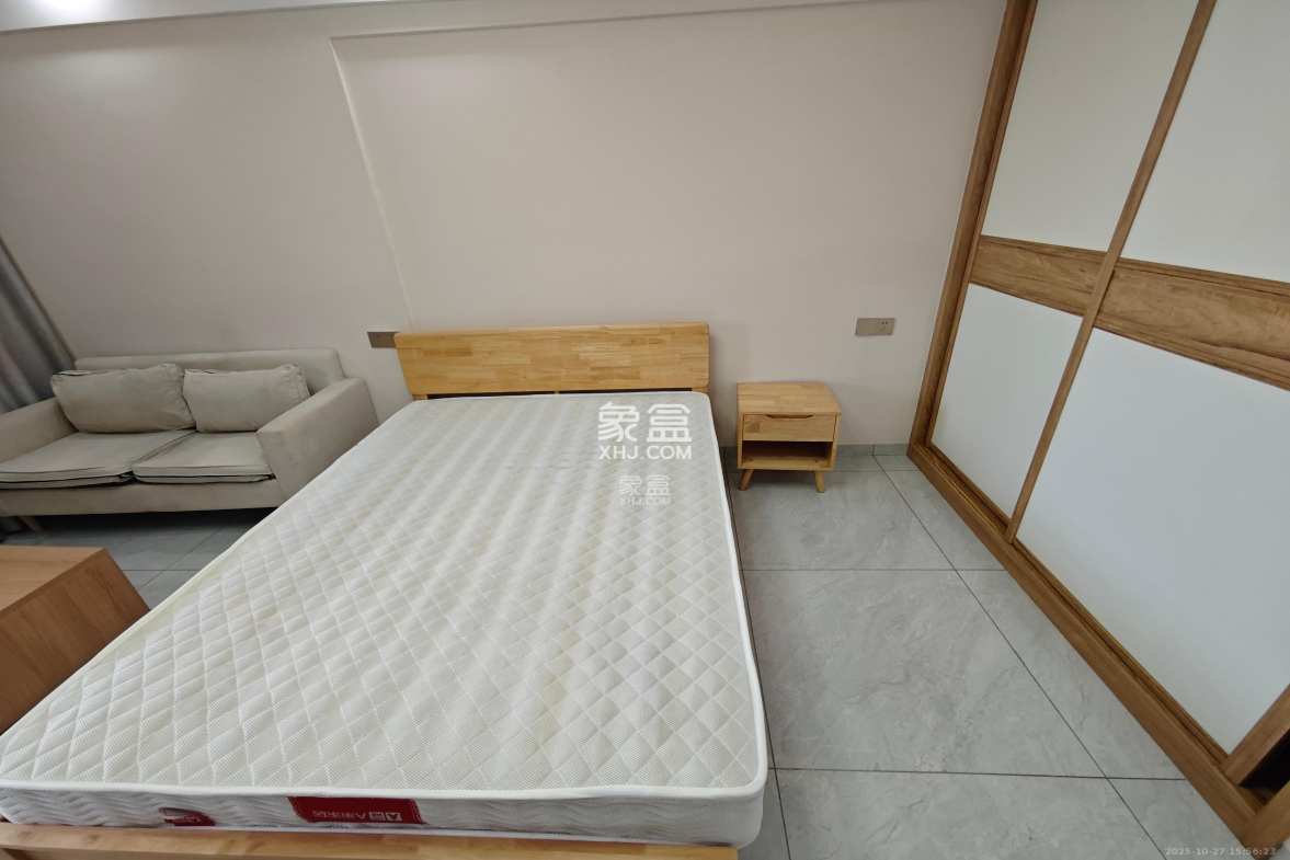 国泰九龙湾  1室1厅1卫    1300.0元/月 国泰九龙湾  1室1厅1卫    1300.0元/月室内图