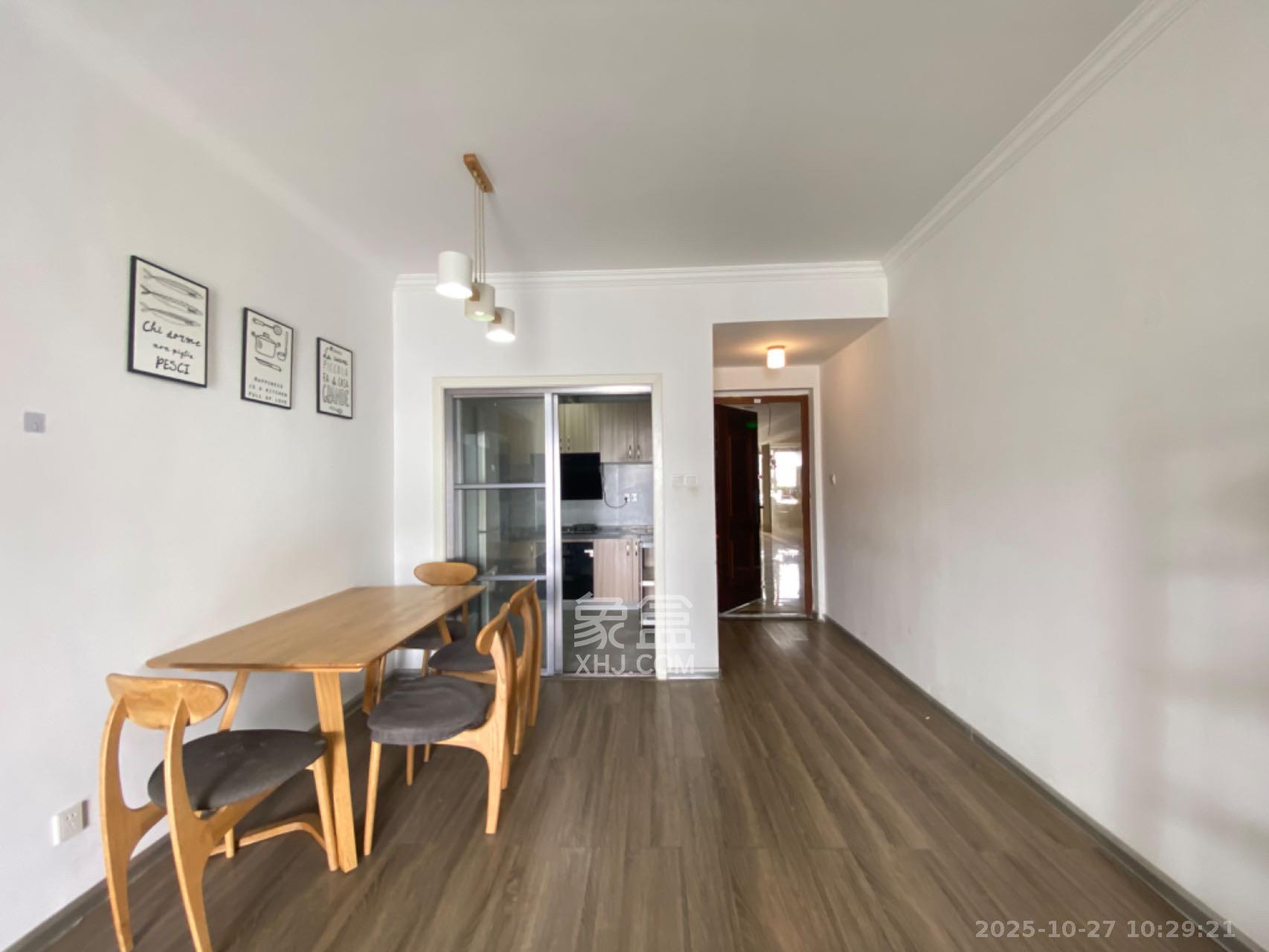 建发中央公园（建发美地）  2室2厅1卫    3000.0元/月室内图