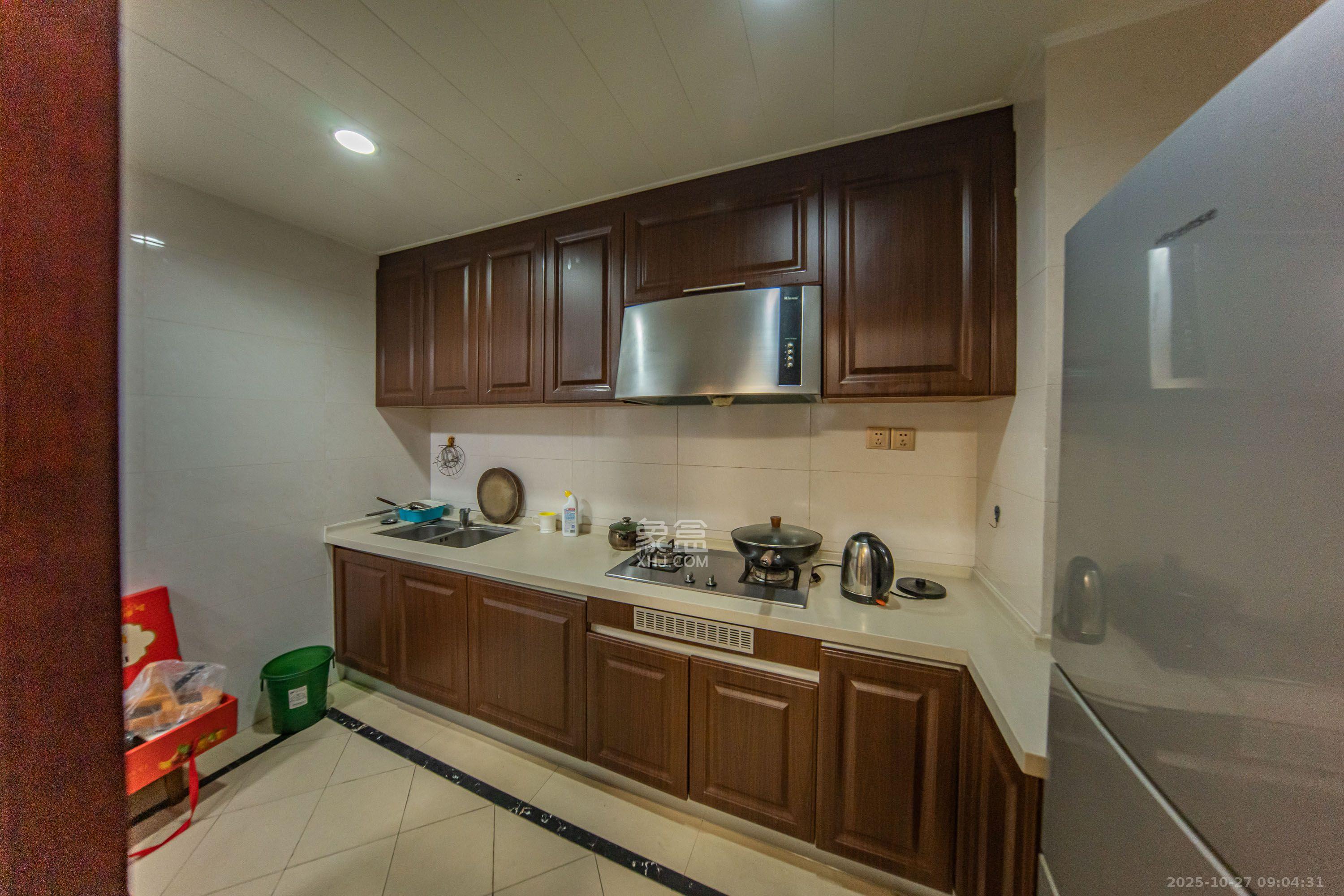 中海国际一期  3室2厅1卫    2000.0元/月室内图