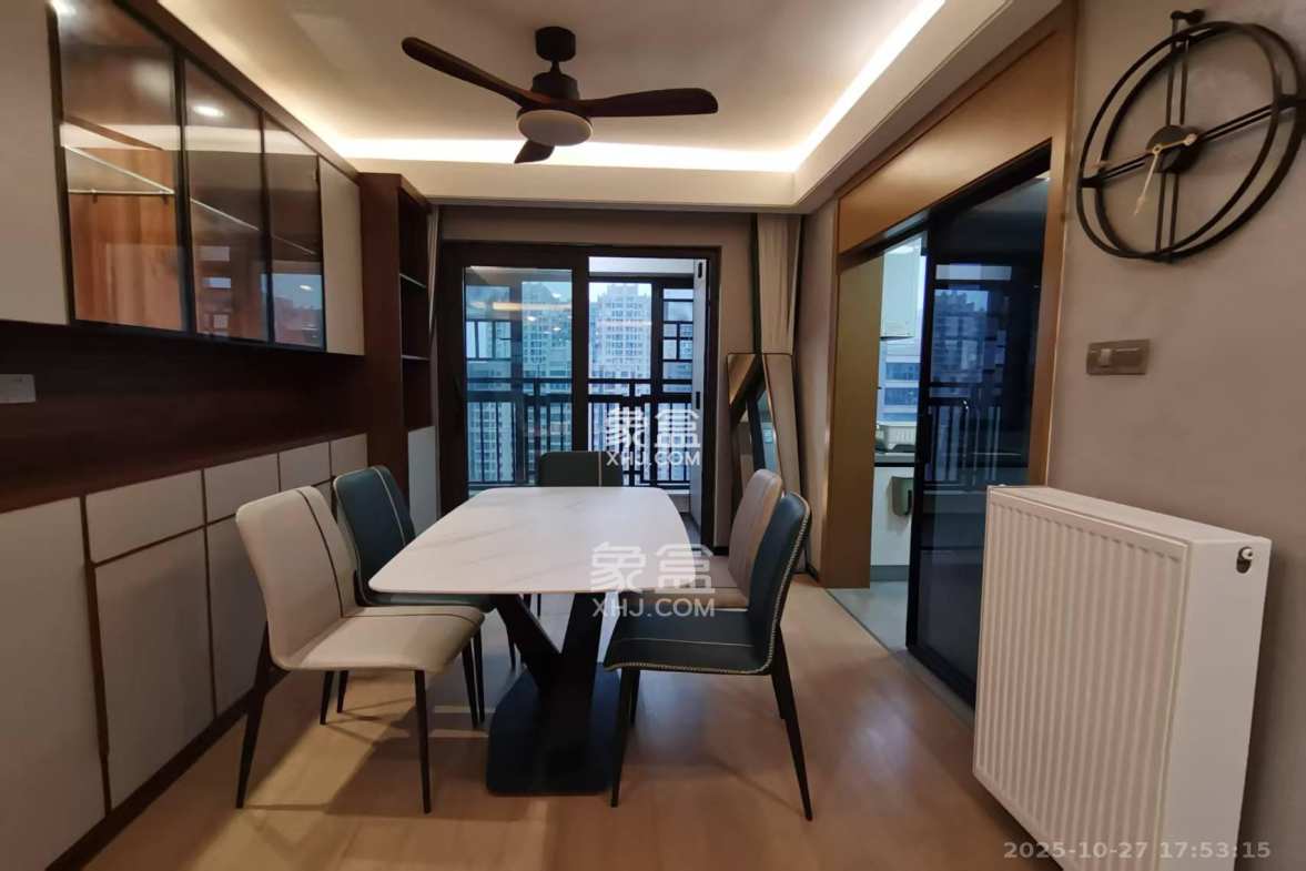 润和滨江府  4室2厅2卫    3300.0元/月 润和滨江府  4室2厅2卫    3300.0元/月室内图1