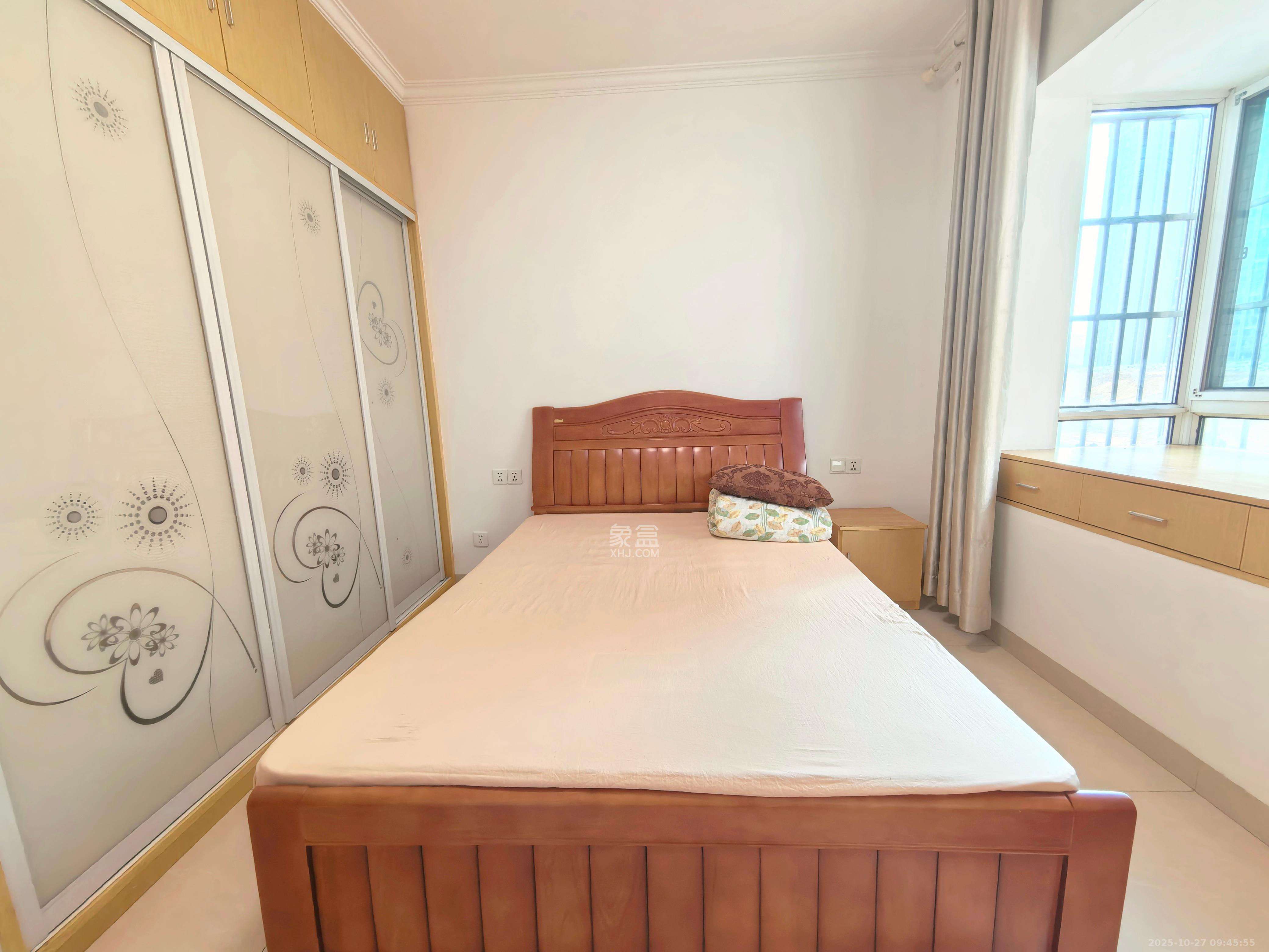 福满新城(新天安置小区) 3室2厅2卫 1700.0元/月 福满新城(新天安置小区) 3室2厅2卫 1700.0元/月室内图