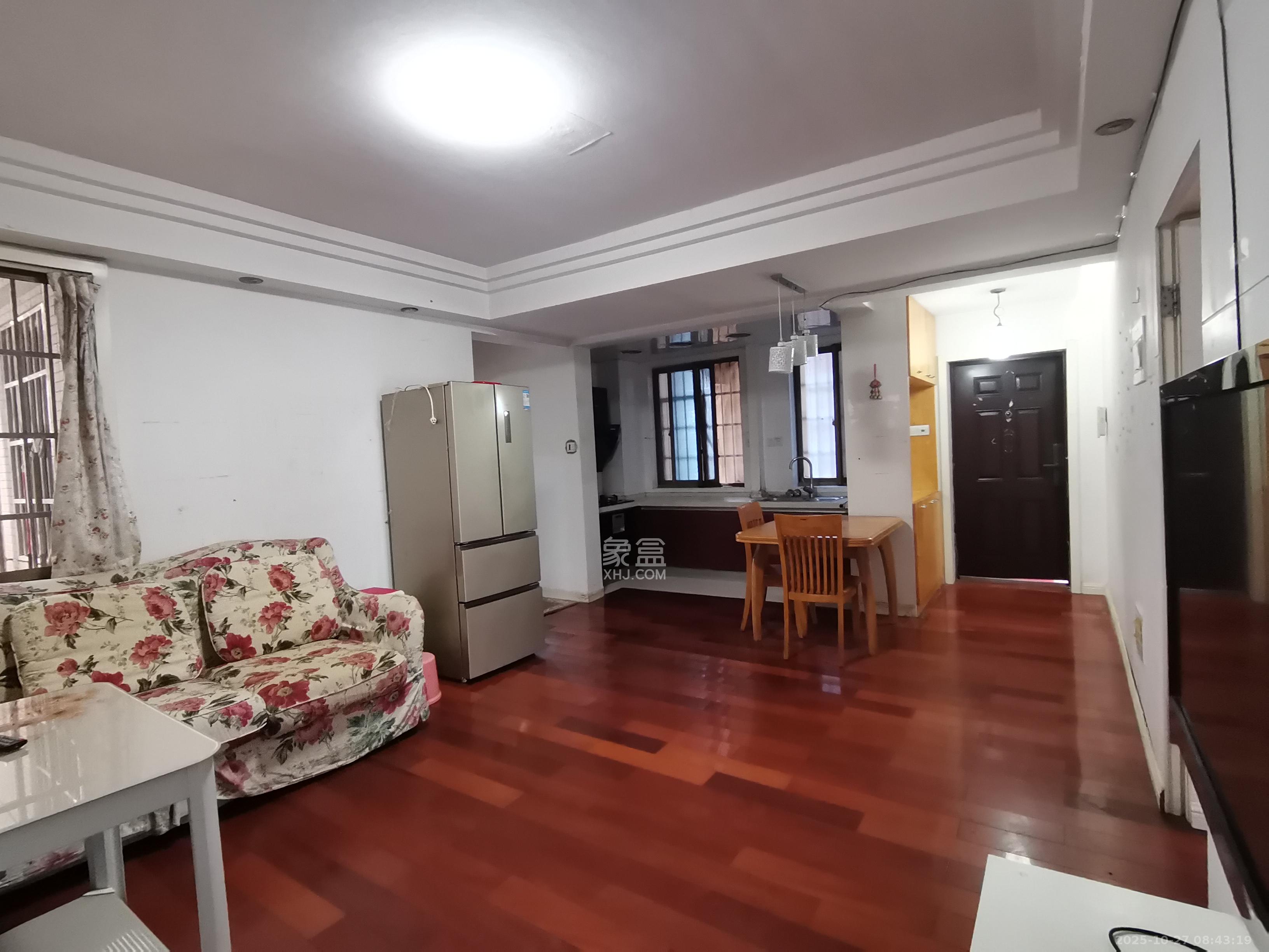 层上观邸  3室2厅1卫    2100.0元/月室内图