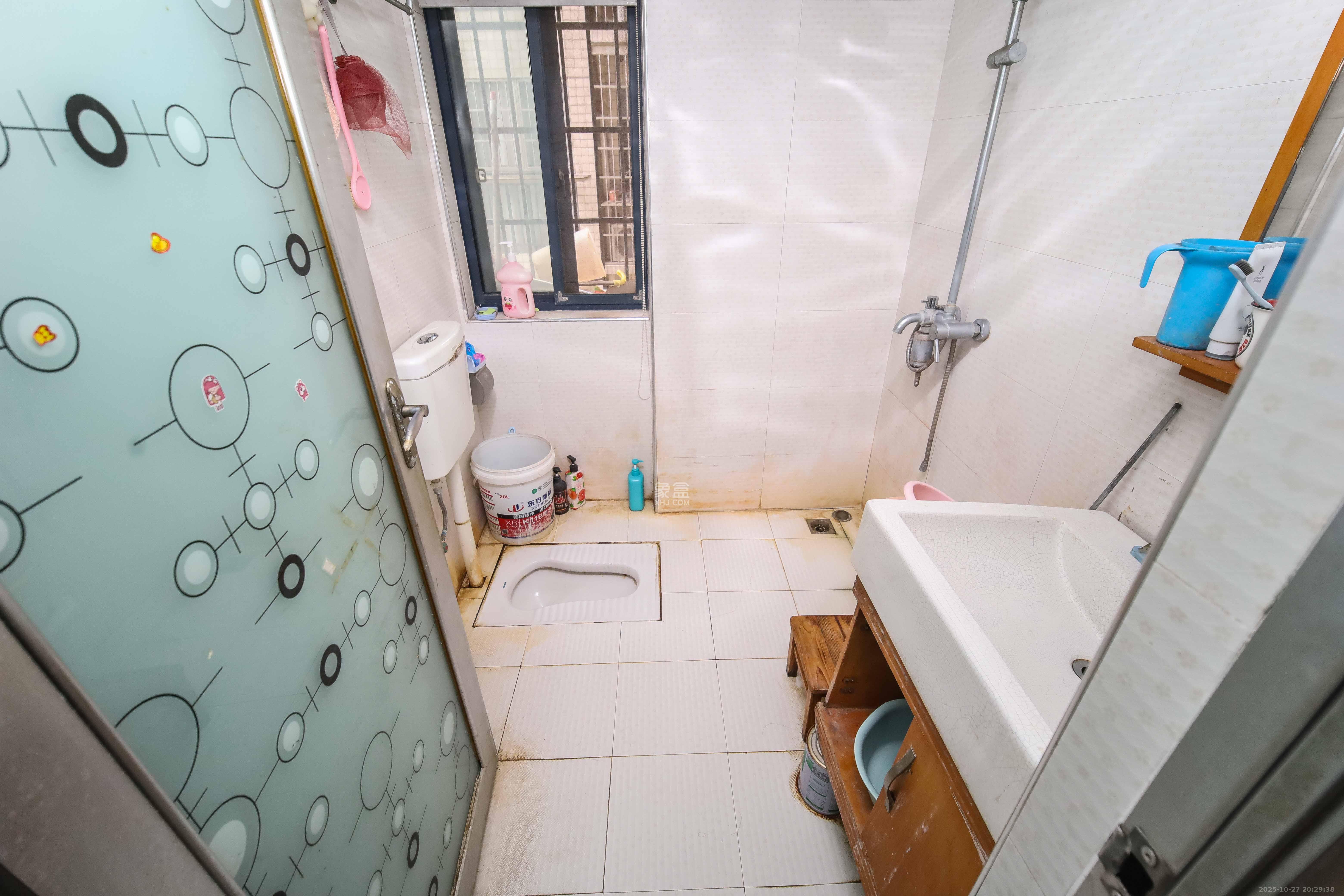 运通尊苑  3室2厅1卫    79.0万 运通尊苑  3室2厅1卫    79.0万卫生间