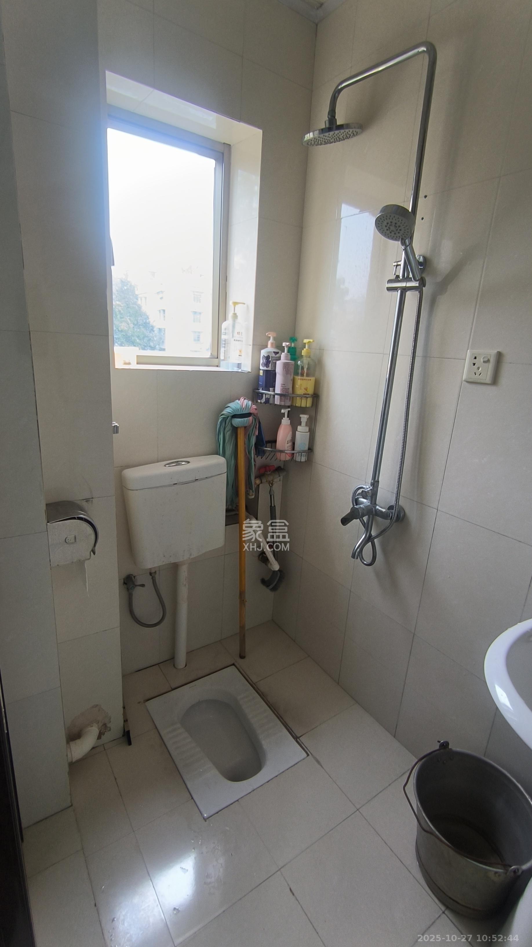 林业厅宿舍  2室2厅1卫    2000.0元/月 林业厅宿舍  2室2厅1卫    2000.0元/月室内图