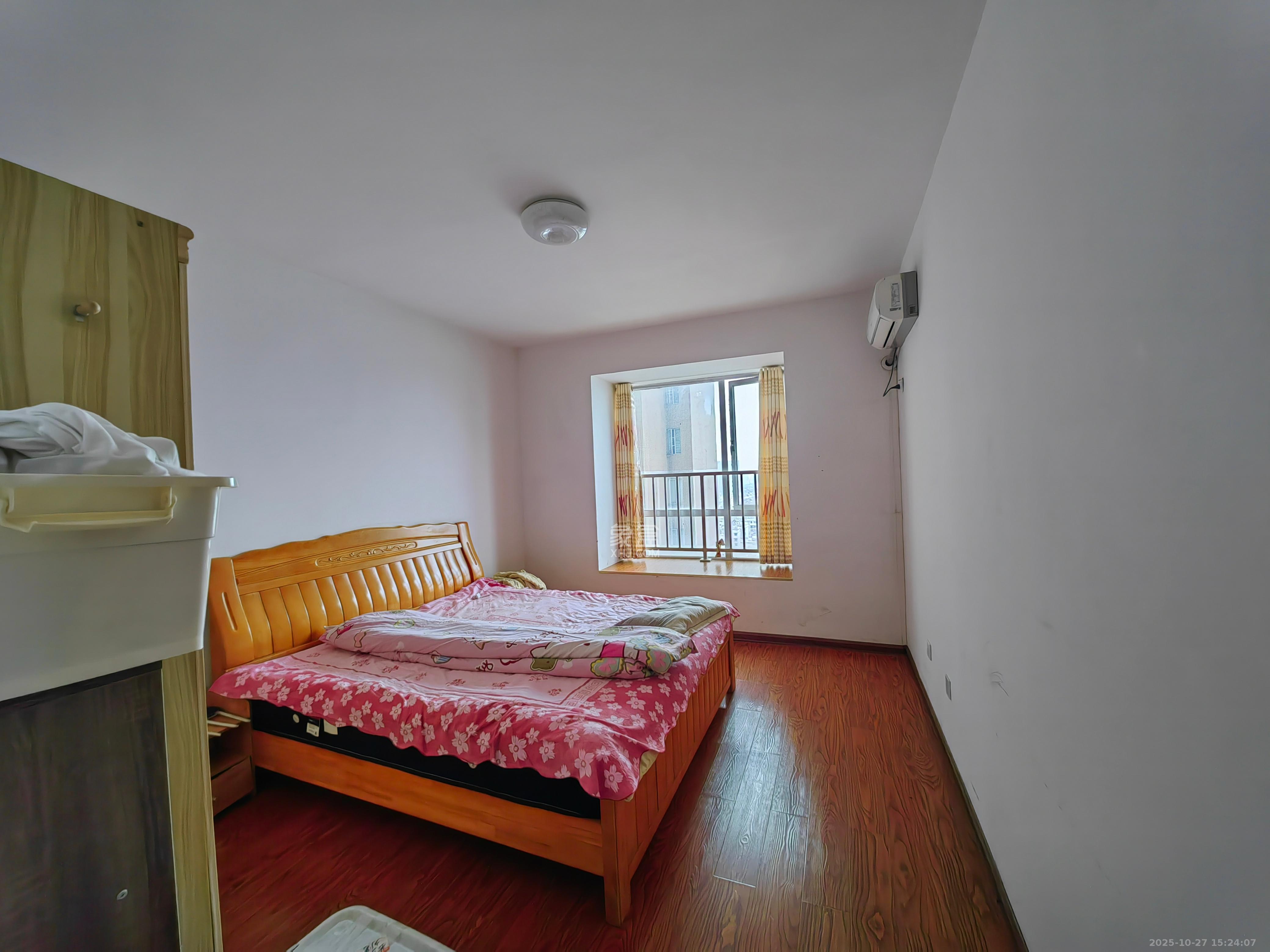 恒广国际景园一二区  3室2厅1卫    2200.0元/月室内图